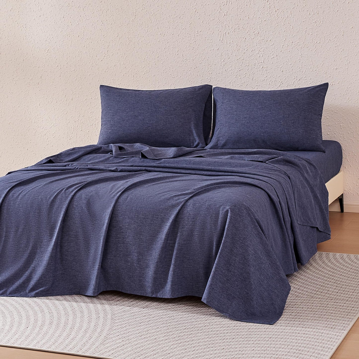 Amazon Basics Sheet Set Cationic 4-Piece Bedding Set, Wrinkle Free and Easy Fit, Easy Care Bedding with 1 Deep Pocket Fitted Sheet, 1 Flat Sheet, and 2 Pillowcases, King, Blue