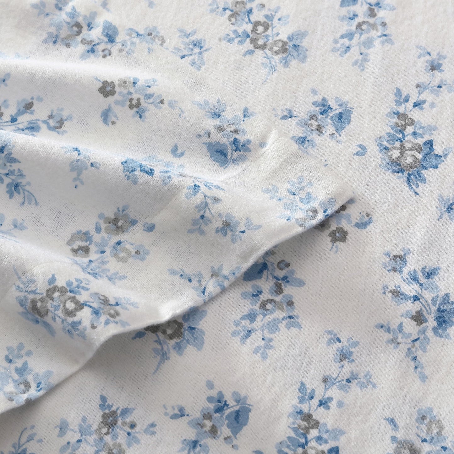 Laura Ashley - Flannel Sheets King Size, Anti-Pilling & Wrinkle Resistant Cotton, Touchably Soft for All-Season Comfort - Bed Sheets with Matching Pillowcases & Fitted Sheet (Audrey Blue)