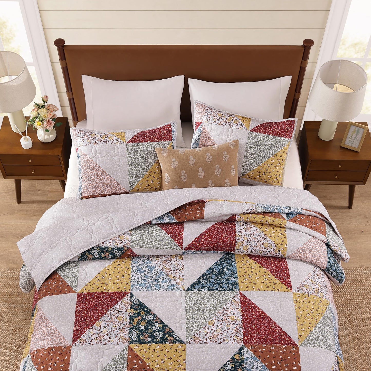 BLOOMHAVEN Quilt Set Queen Size, Patchwork Burnt Orange Floral Quilt Sets, Reversible Bedspread Lightweight and Breathable for All Seasons, Soft Quilted Bedspread with 2 Pillow Shams