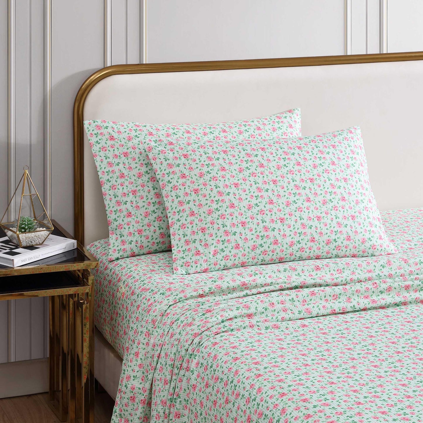 Betsey Johnson - Queen Bed Sheets, Fade & Wrinkle Resistant Bedding Set with Matching Sham(s), Soft & Lightweight Bedding Essentials (Flower Fun Green, Queen)