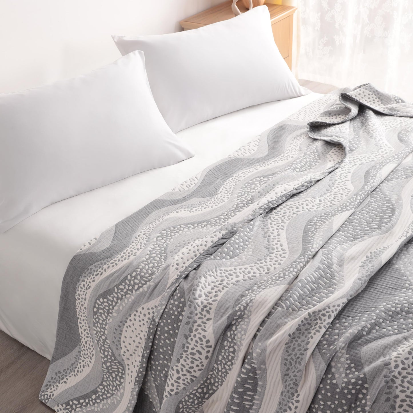 NTBAY 3 Layers Cotton Muslin 106x92 King Bed Blanket, Super Soft Breathable Thermal Yarn Dyed Quilt for Adults, Perfect Lightweight Blanket for Couch Sofa Bed All Seasons, Grey Wheat Waves