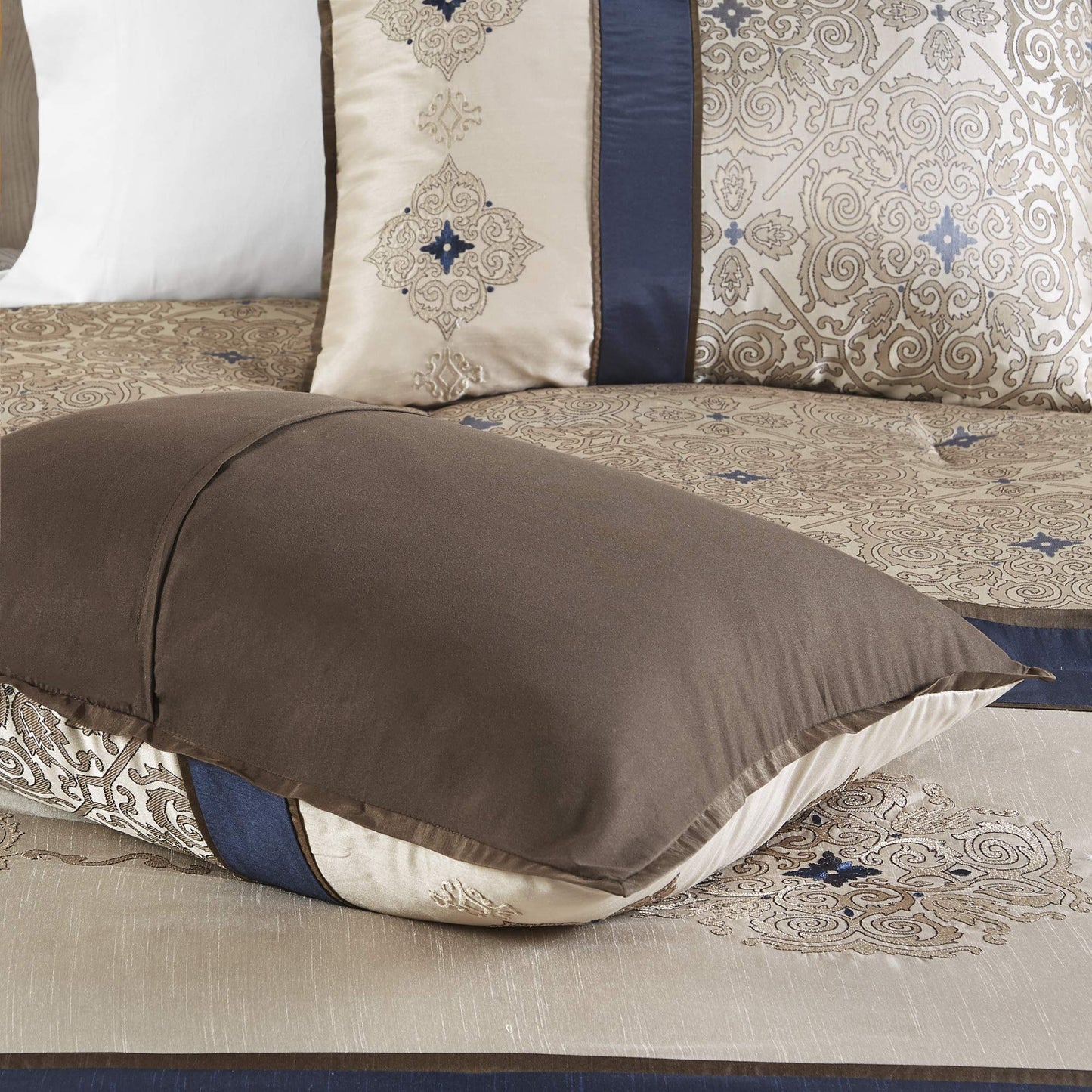 Madison Park Essentials Delaney 24-Piece Room In A Bag Comforter Set-Satin Jacquard All Season Luxury Bedding, Sheets, decorative pillows and Curtains, Valance, Queen (90 in x 90 in), Medallion Navy