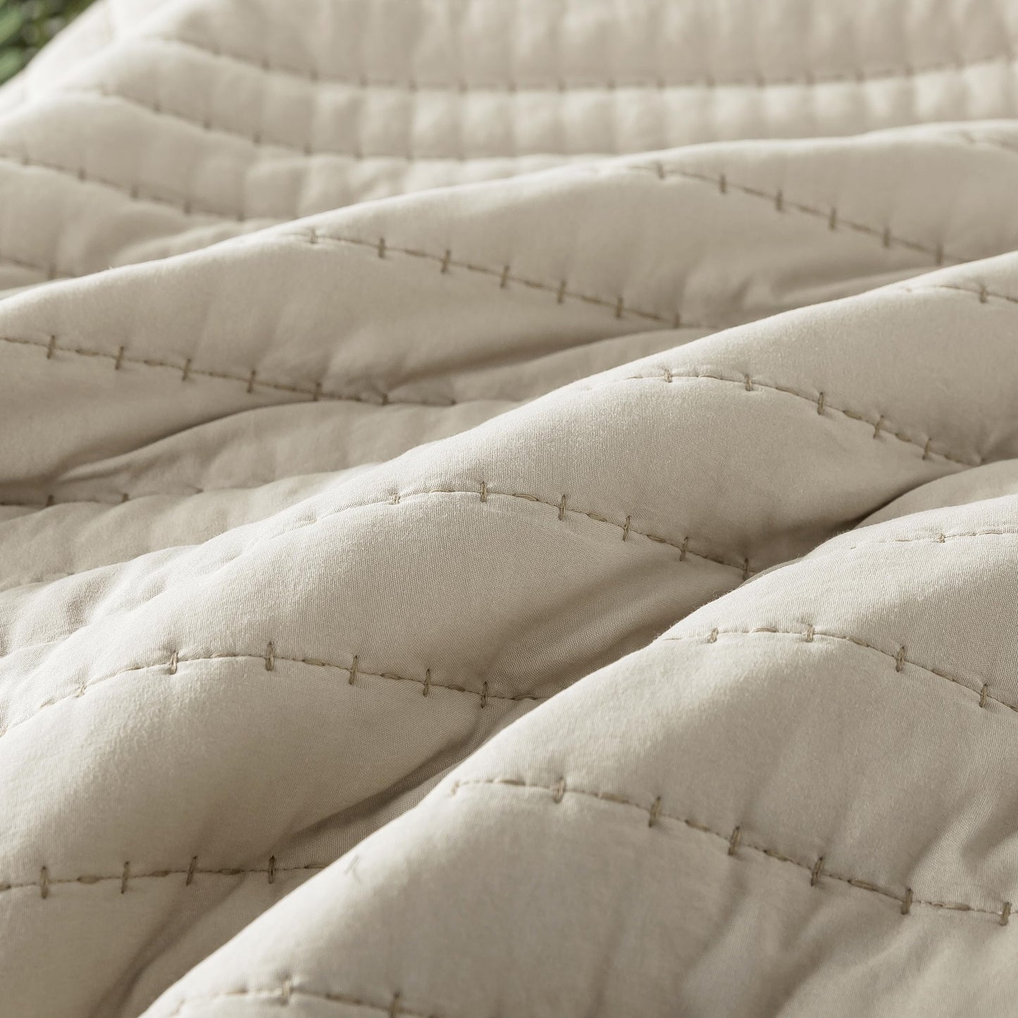 ROARINGWILD Neutral Beige King Size Quilt Bedding Sets with 2 Pillow Shams, Lightweight Soft Bedspread Coverlet, Quilted Blanket Thin Comforter Bed Cover for All Season, 3 Pieces, 104x90 inches