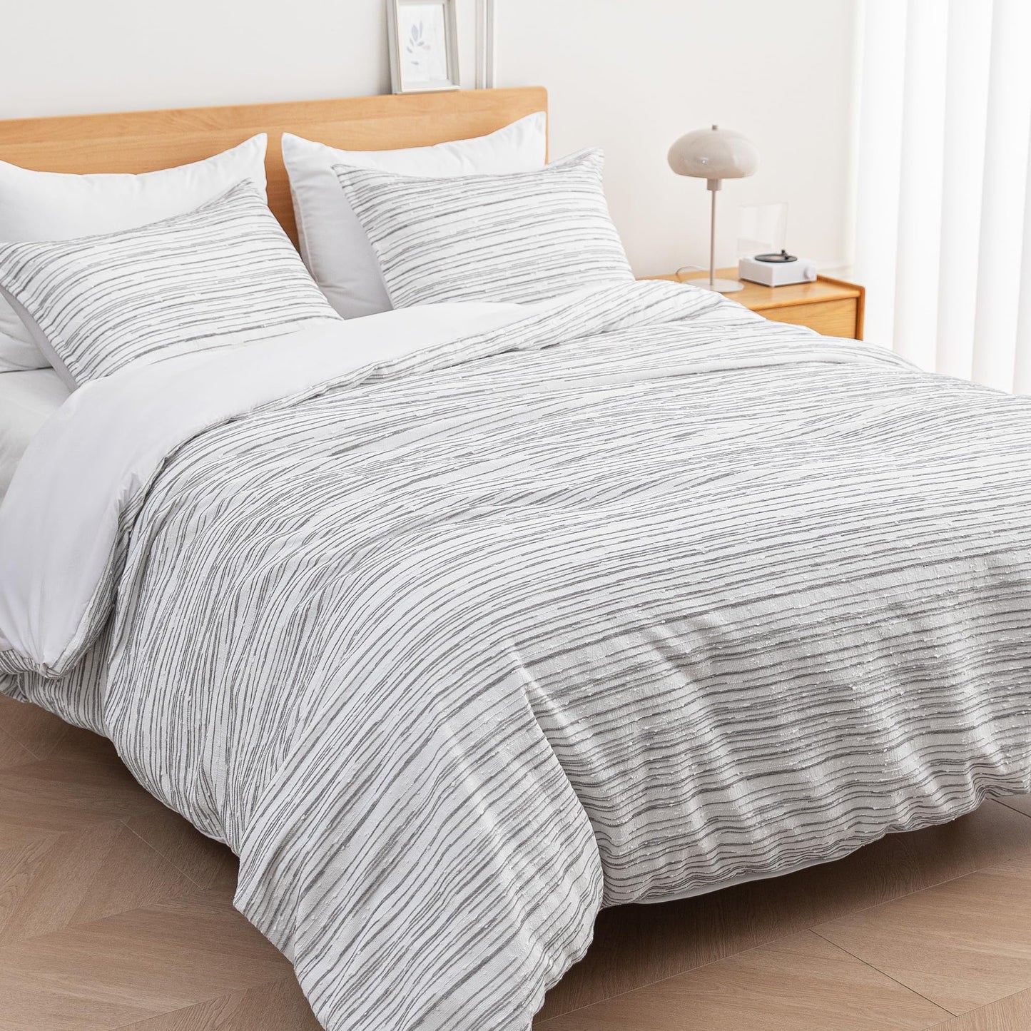 SLEEP ZONE Duvet Cover Set Queen, Luxury Jacquard Lines Soft and Breathable 3 Pcs Comfy Bedding Set Duvet Cover with Zipper Closure and 2 Pillow Shams, Gray