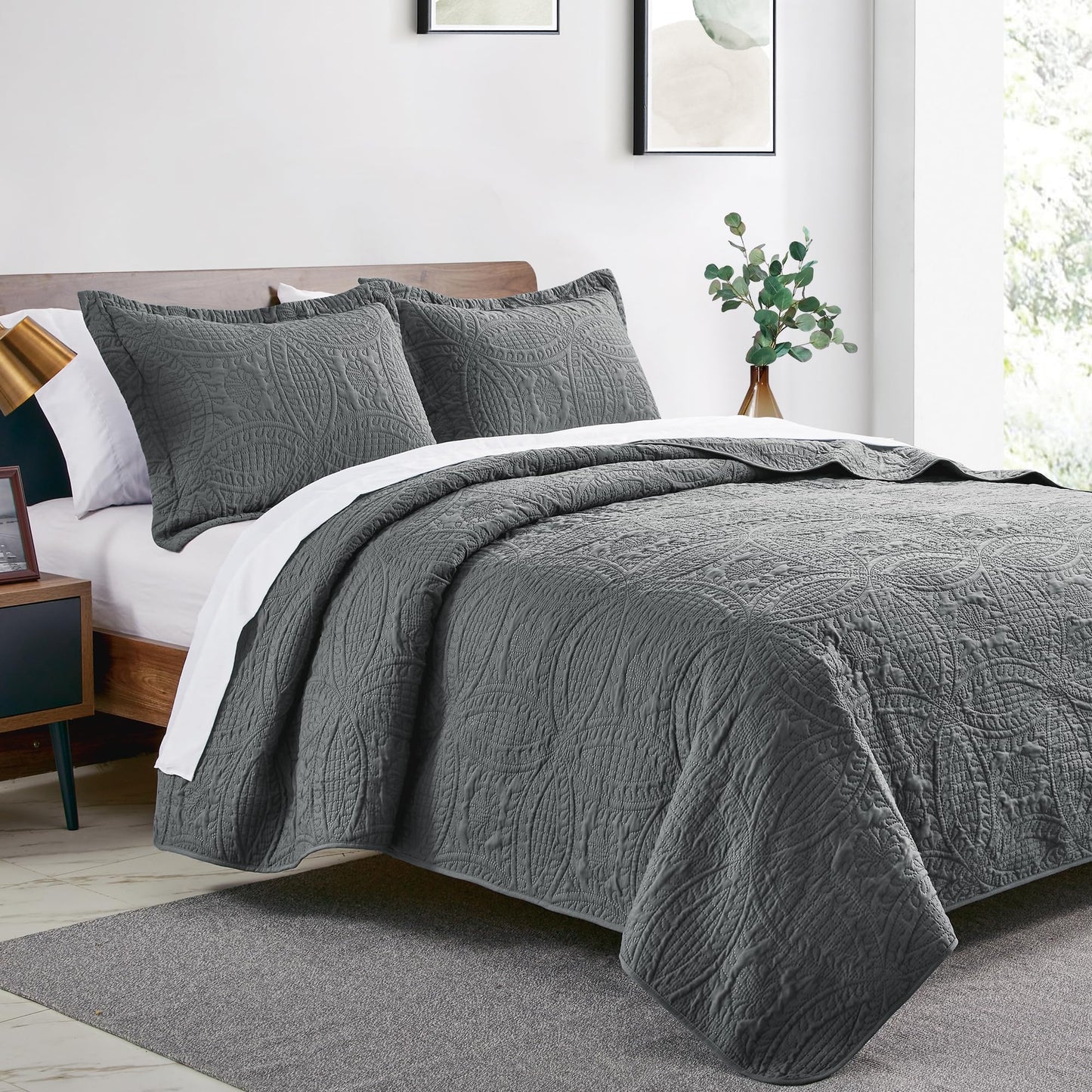 Love's cabin California King Size Quilt Bedding Set Dark Grey Bedspreads - Cal King Lightweight Bedspread Comforter - Coin Pattern Coverlet for All Season - 3 Pieces (1 Quilt, 2 Pillow Shams)