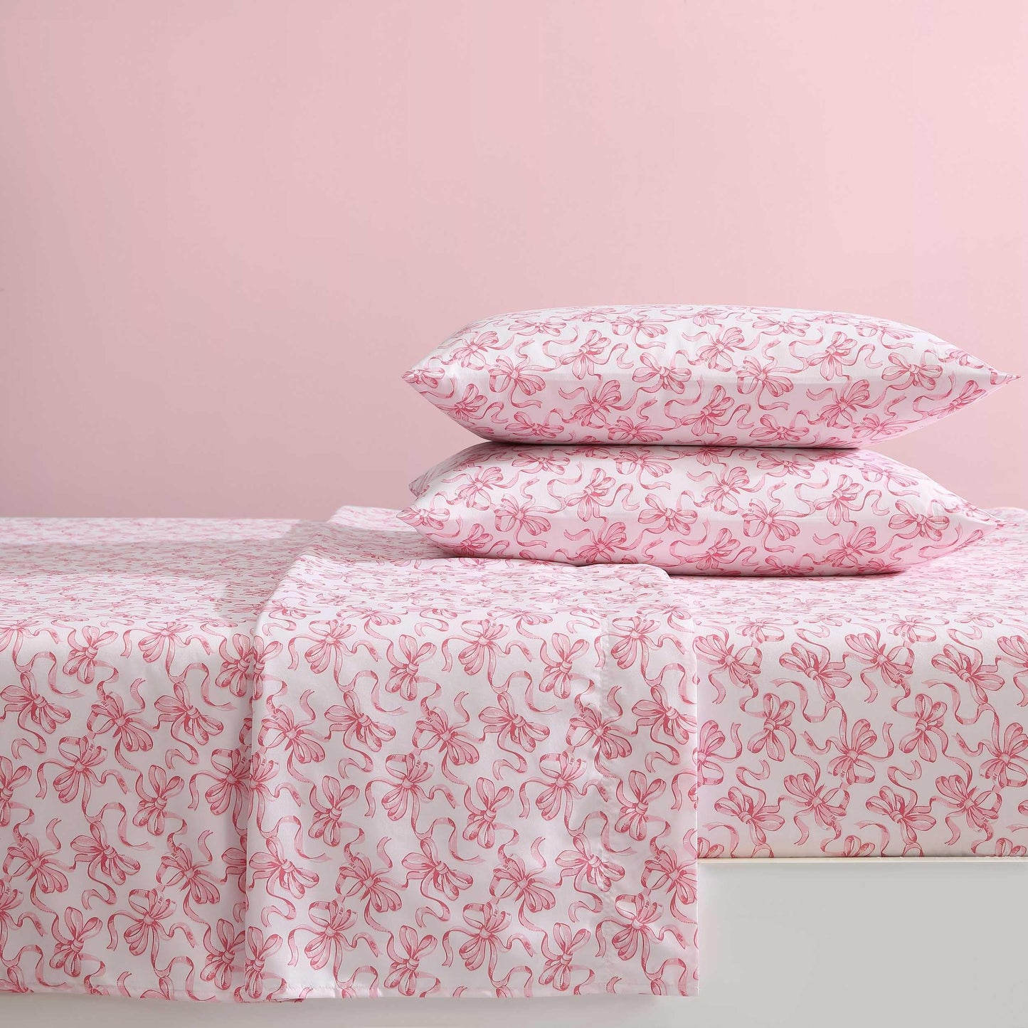 Betsey Johnson - Twin Sheet Set with Fitted Sheet & Pillowcase, Fade & Wrinkle-Free Bedding, Deep Pocket, Dorm Room Essentials, Ballet Bows Pink