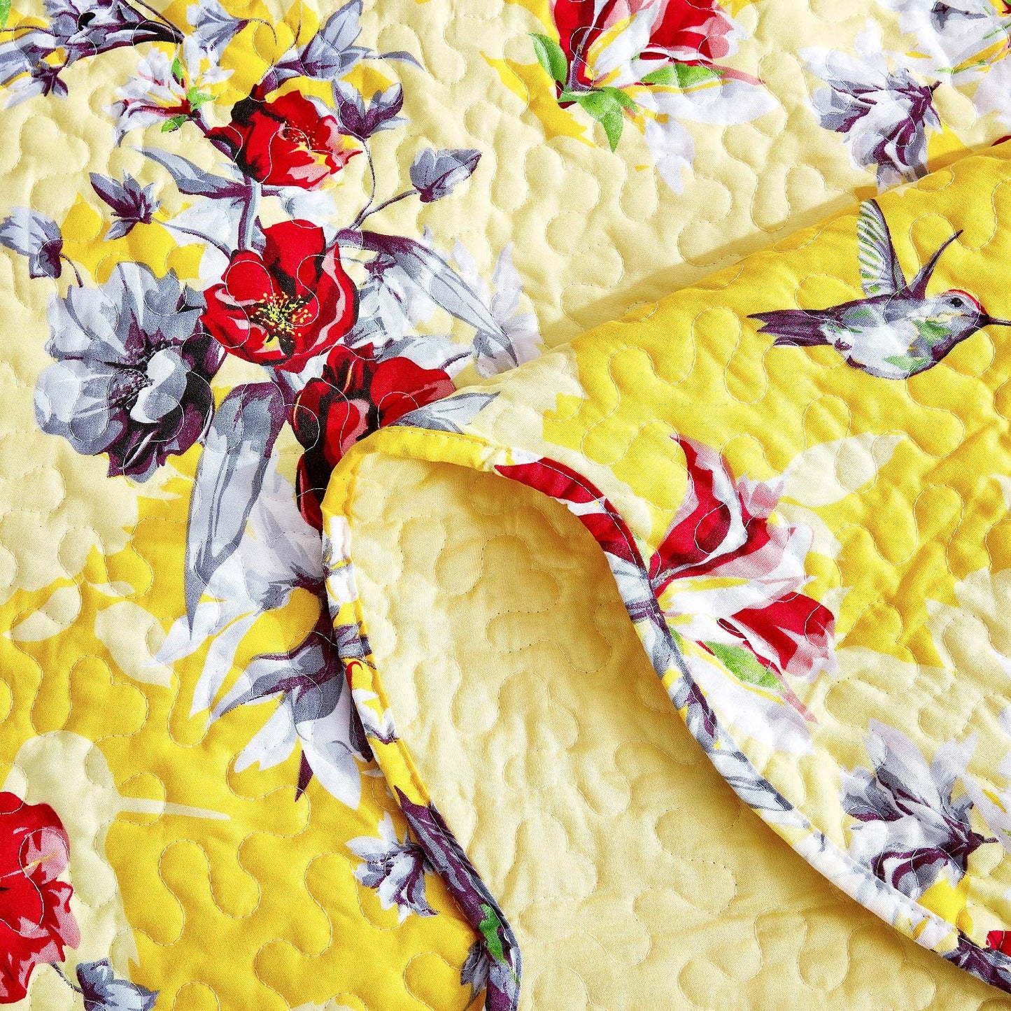 DaDa Bedding Radiant Sunshine Yellow Floral Bedspread Set - Hummingbirds Farmhouse Red Flowers Garden Quilted Coverlet - Scalloped Edges Bright Vibrant Multi-Colorful - Queen - 3-Pieces