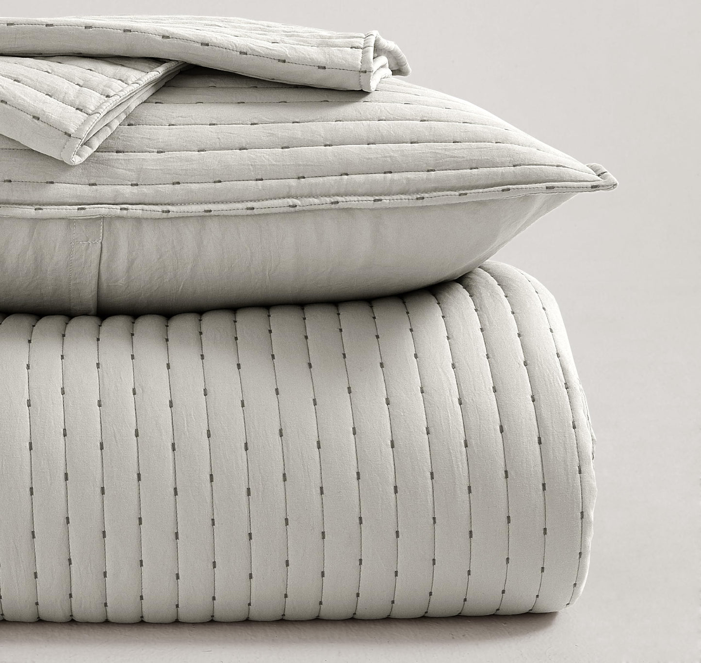 COOLXTRA Lightweight Quilted Bedspread Quilt Set, Pre-Washed Brushed Microfiber, Handmade-Look Stitching, All-Season Decorative Coverlet with 2 Pillow Shams, Oversized Queen, Grey
