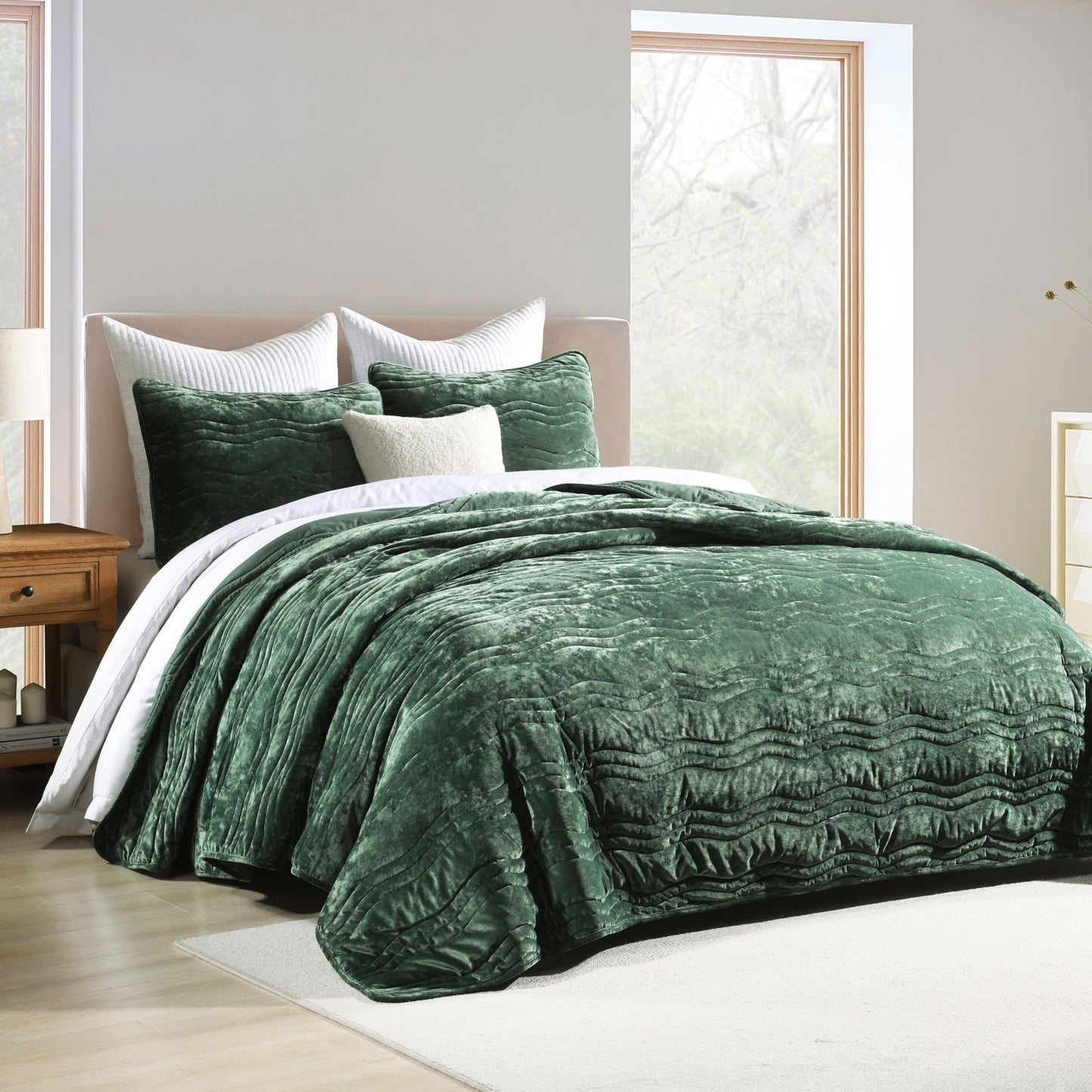 AJOCCI Velvet King Size Comforter Set, Luxurious King Quilt, Green Bedding Set, Soft Plush Bedspread, Lightweight for All Season,Emerald Green