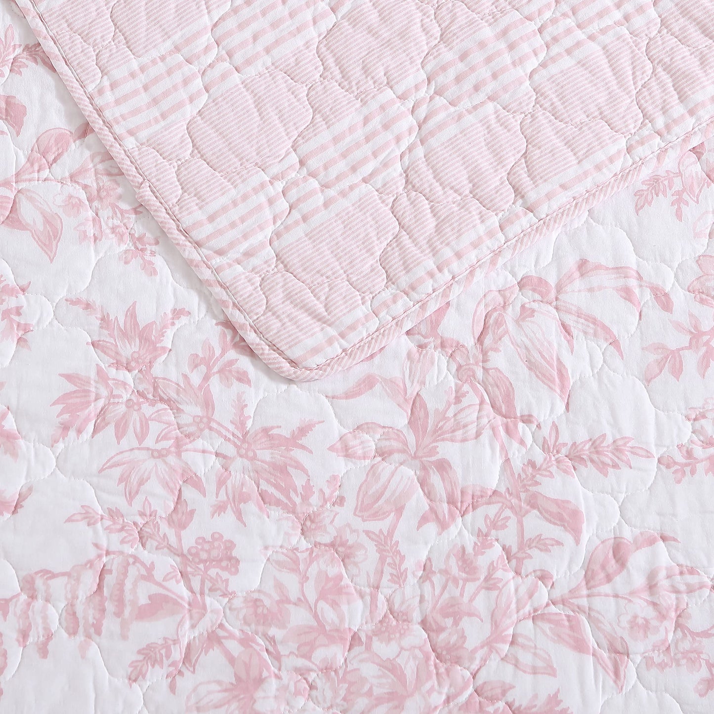 Laura Ashley - Twin Quilt Set, 100% Cotton Cover with Cotton Blend Fill, Prewashed for Softness, Reversible Floral Bedding with Matching Sham (Pink)