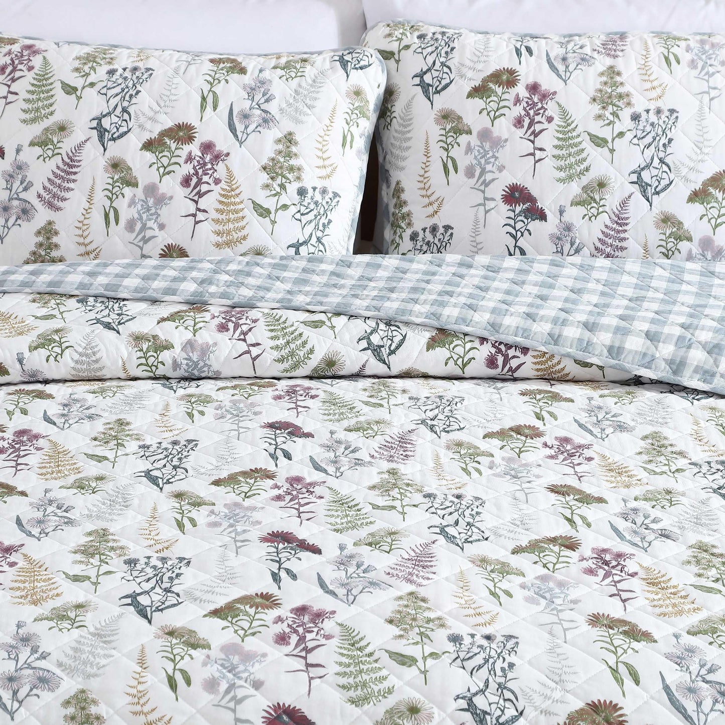 Eddie Bauer - Full/Queen Quilt Set, Reversible Cotton Bedding with Matching Shams, Classic Floral Home Decor with Plaid Reverse (Flower Field Green, Full/Queen)