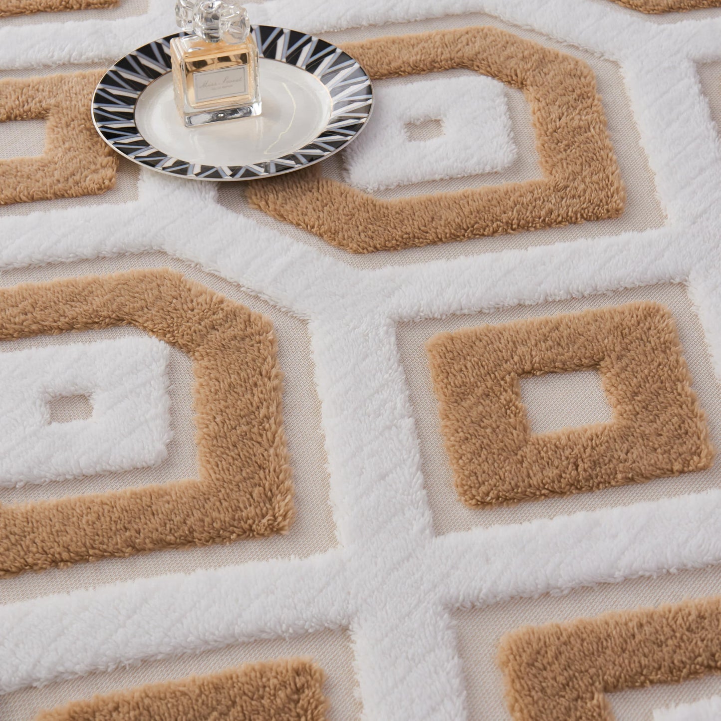 LEVINIS Boho Sherpa Fleece Blanket 80'' × 90'', Ultra Soft Aztec Queen Blankets for All Season, Cozy, Plush, Bohemian Throw Blanket for Bed/Couch/Sofa/Office/Camping, Camel
