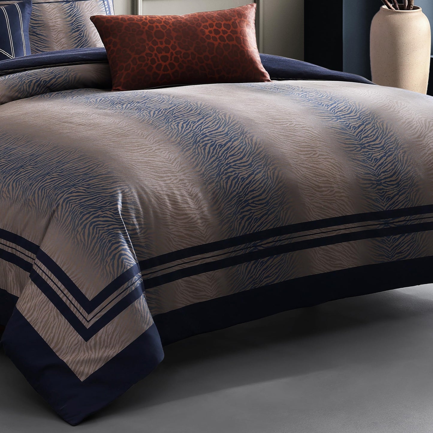 Bebejan Dark Blue Animal Prints 5 Piece Comforter Set, 100% Cotton Sateen, 220 Thread Count, Reversible Bedding Comforter Set, 1 Comforter, 2 Shams & 2 Pillows (King/Cal King)