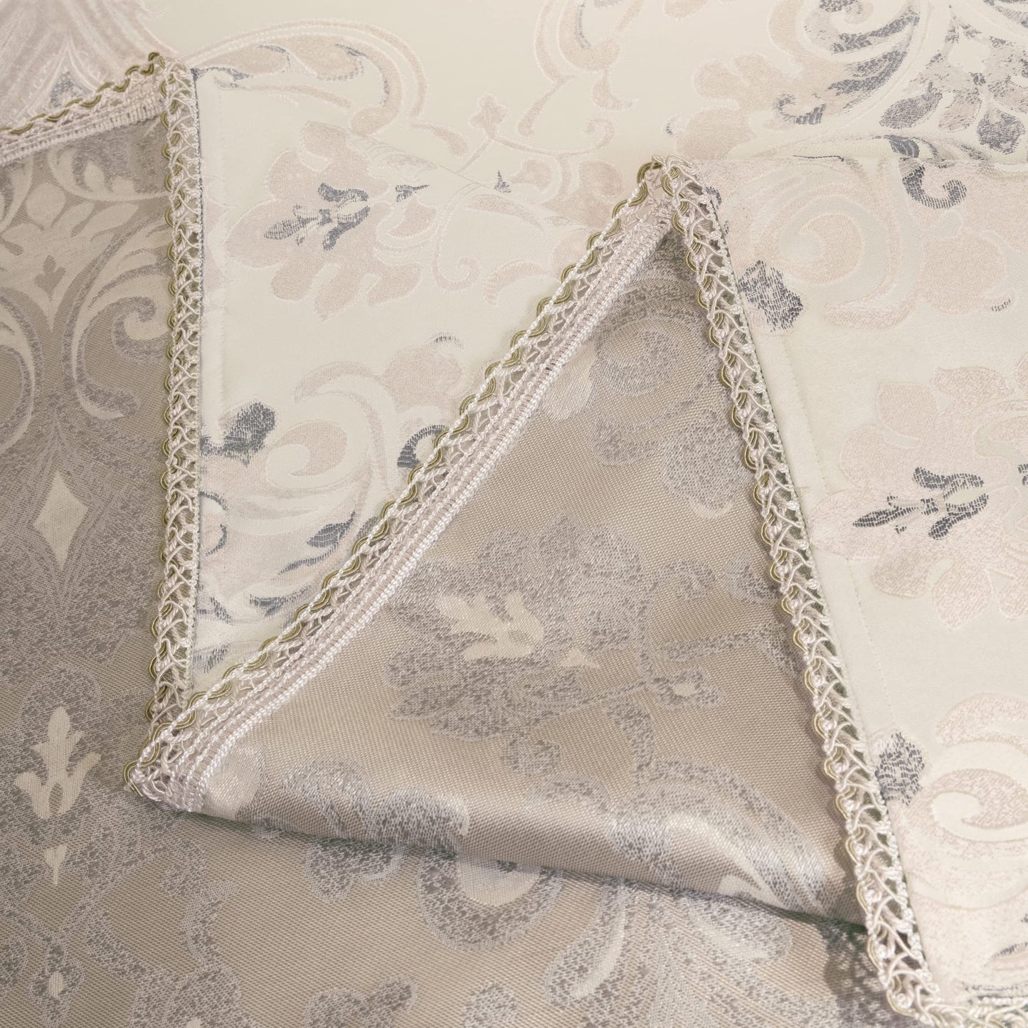 Loom and Mill Luxury Tablecloth 60 x 120 Inches, Elegant Classic Jacquard Rectangle Table Cover with Handmade Tassels for Dining Room Banquet Decorations(Light Apricot, 60"x120")