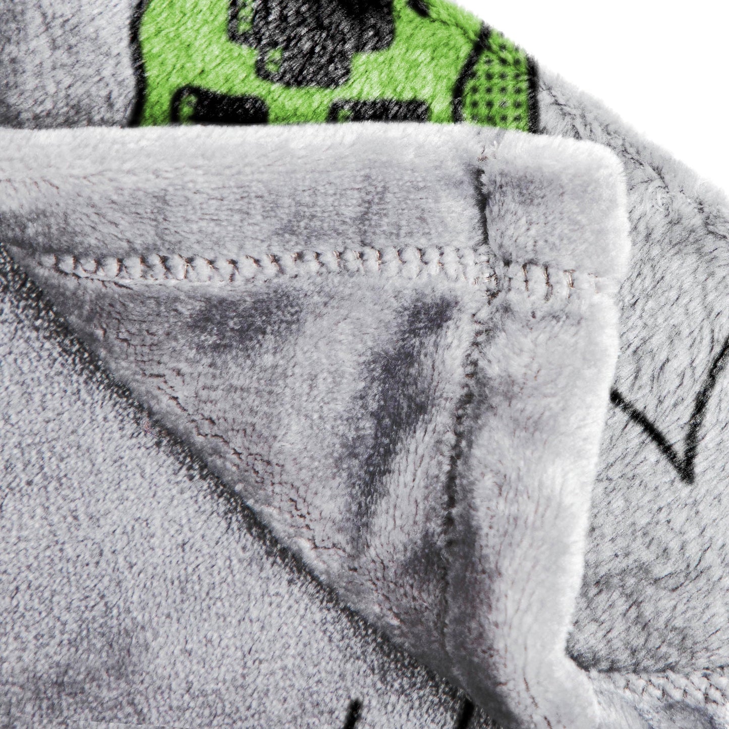 Jay Franco Kids Plush Throw Blanket – Soft & Comfy 50x70 Inches Throw for Couch or Bed – Cozy Home Décor for Living Room & Bedroom, Grey - Minecraft Creeper