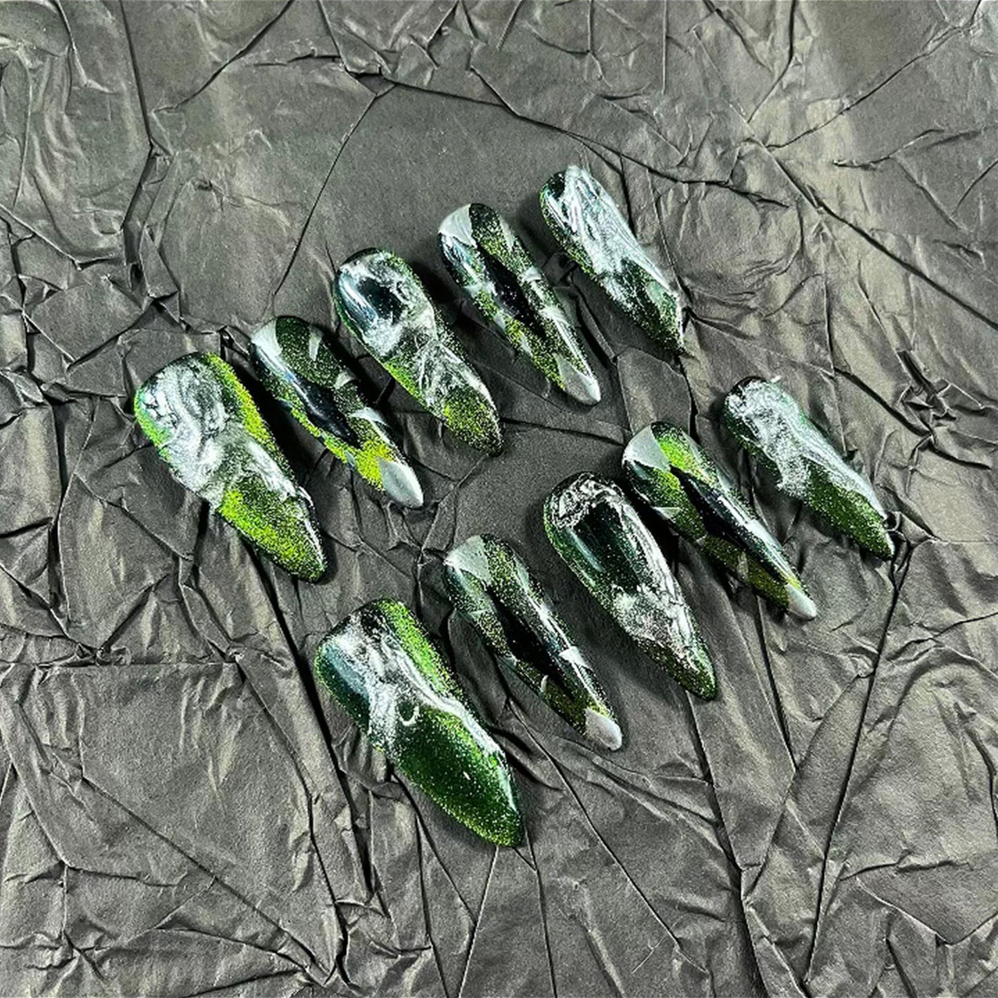 Press on Nails Handmade Nails 10Pcs Dark Gothic Style Manual Press on Nails Green Eyes Fake Nails for Women Party Holiday Photo Size S
