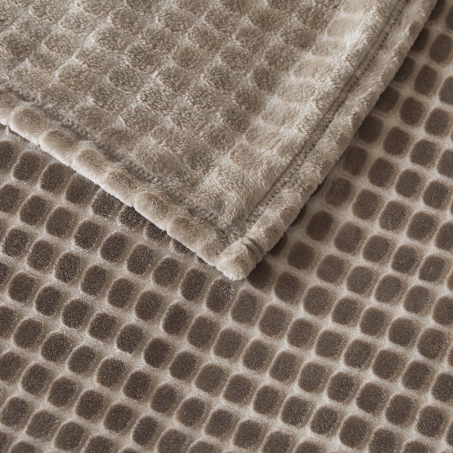 Oversized King Fleece Blanket 120x138 Inches, Seamless Soft Cozy 3D Jacquard Flannel Blanket 10'x11.5' Extra Large for Bed, Sofa, Travel & Camping, California King Throw, Taupe - Oval Pattern