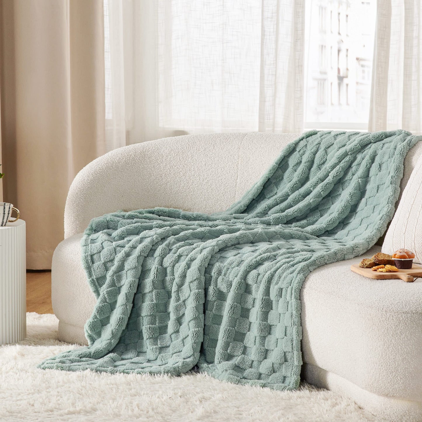 Bedsure Fleece Blanket Throw Size (Beige & Sage Green)