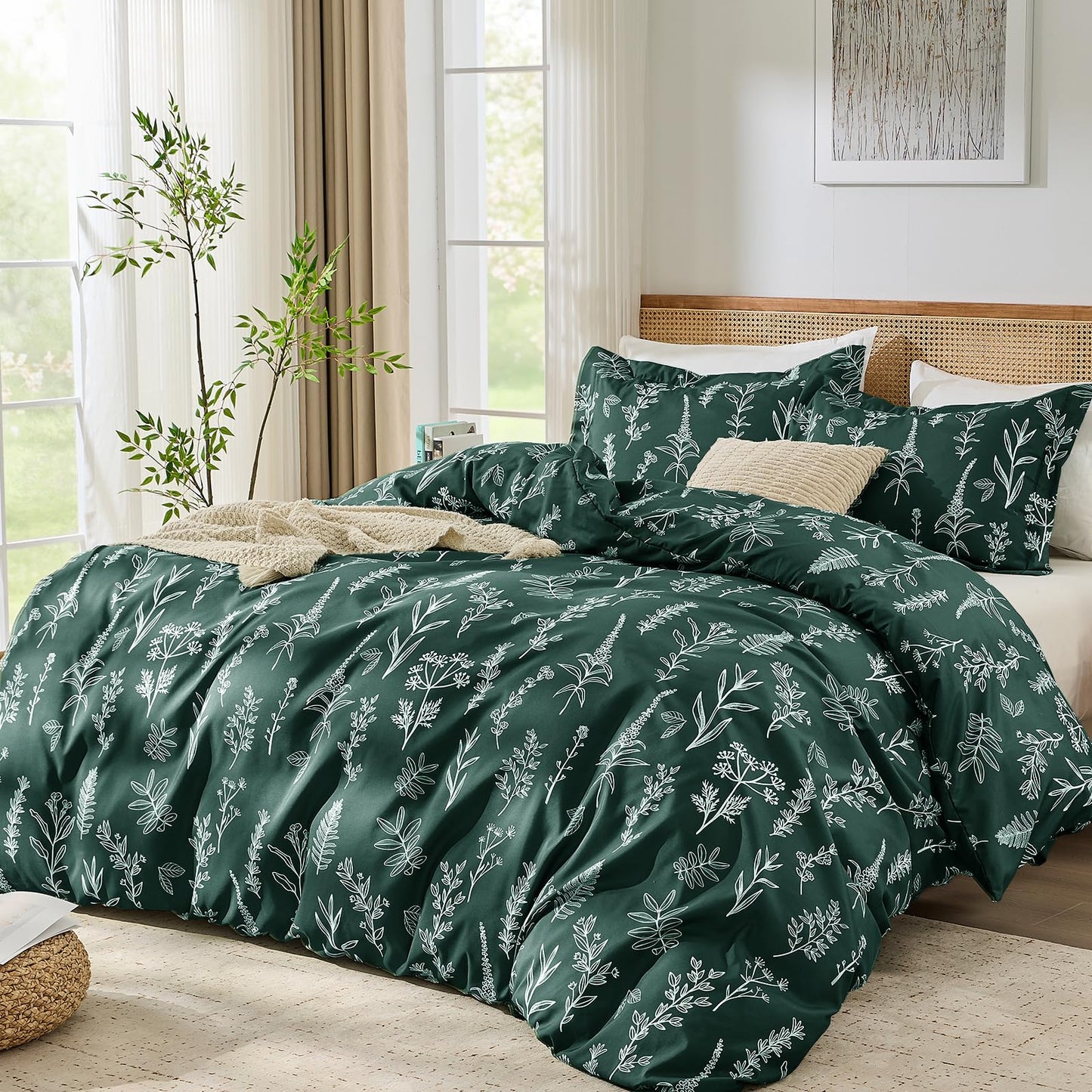 MUXHOMO Duvet Cover Queen Size, Reversible Floral Forest Green Duvet Cover Set with Zipper Closure, 3 Pieces Botanical Patterns Soft Microfiber Bedding Set with 4 Ties (90"x90", 2 Pillow Cases)