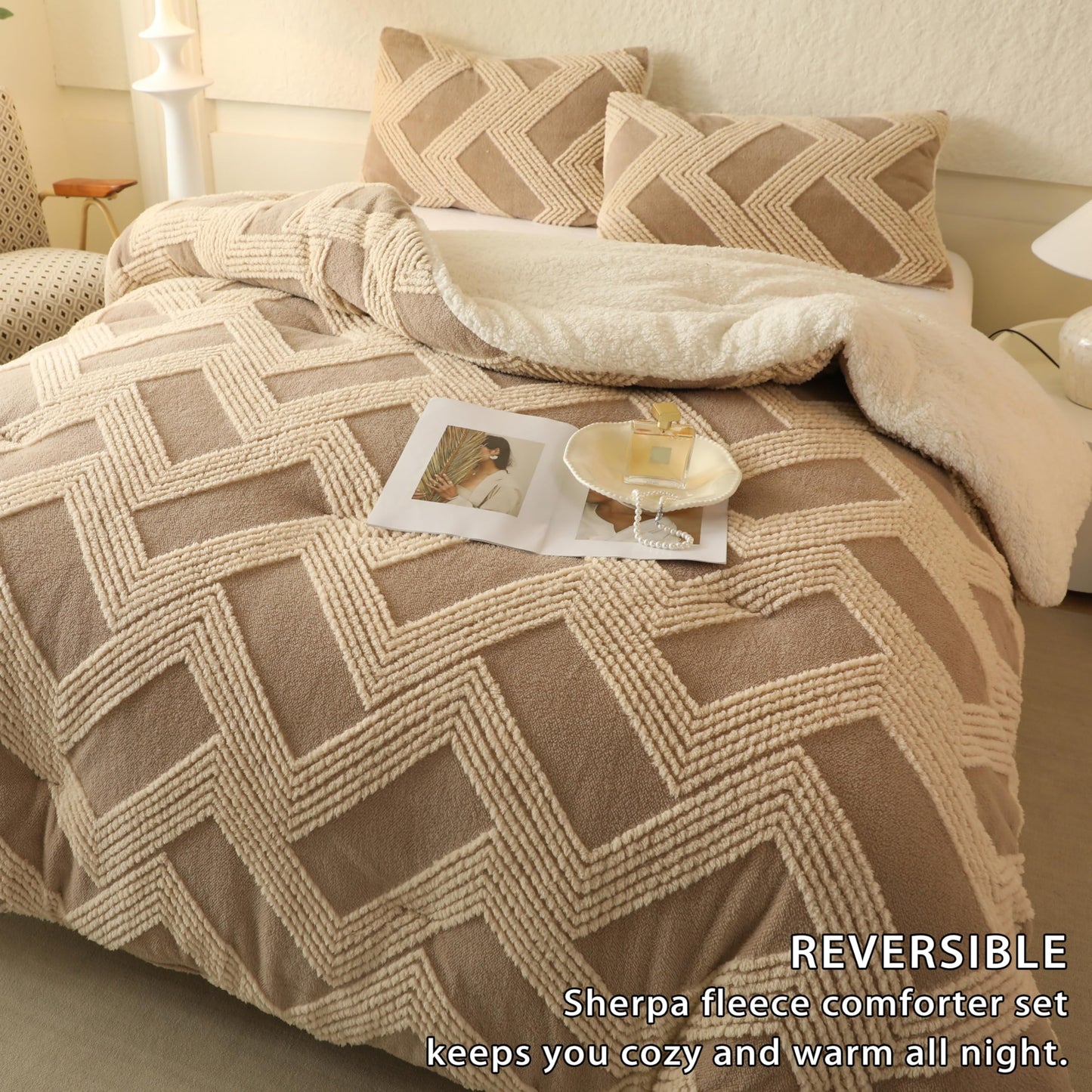 tohrisa Tufted Boho Comforter Set King - Beige Fluffy Sherpa Bedding Set, Soft Fuzzy Jacquard Quilt Set, 3 Pieces Cozy Bed Set Warm Comforter for Winter(104"X90")