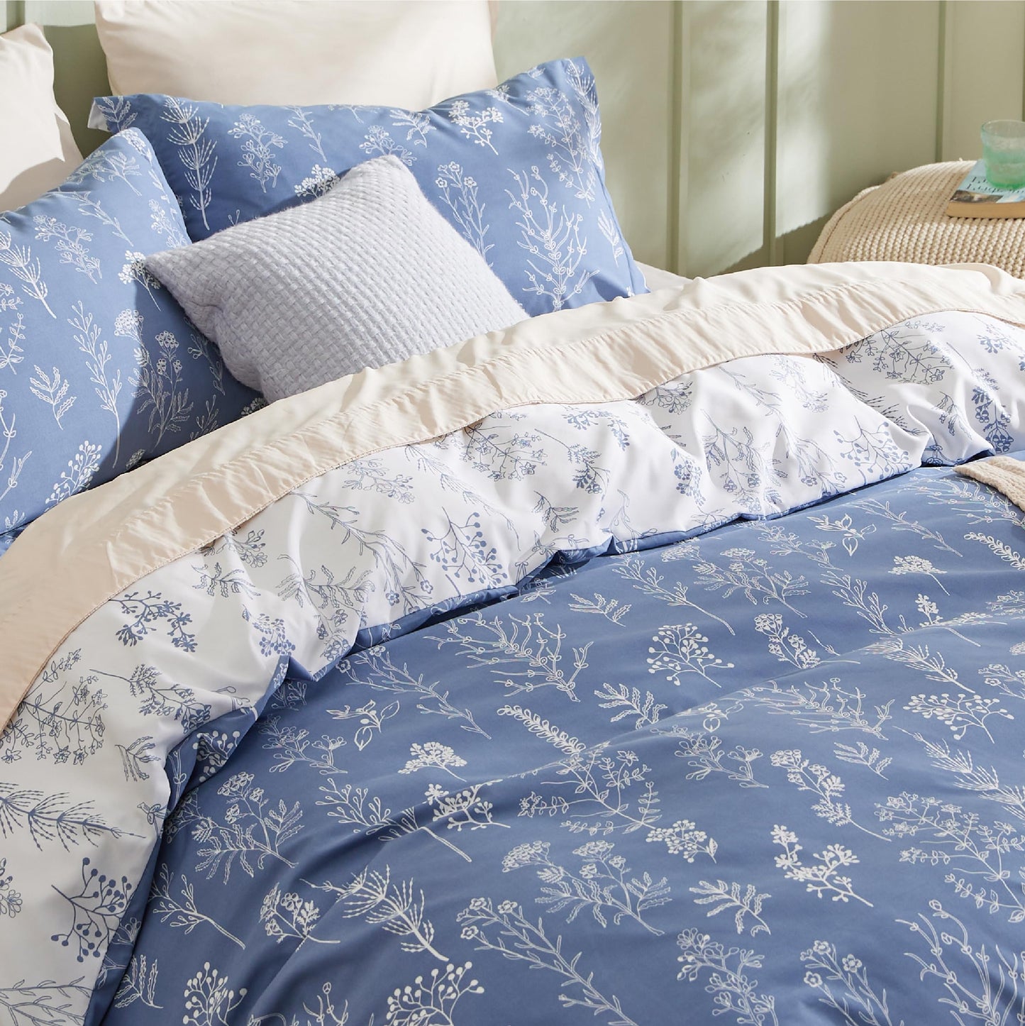 Bedsure Duvet Cover King Size - Reversible Infinity Blue King Duvet Cover Set with Zipper Closure, 3 Pieces Cute Floral Patterned Bedding Set with 8 Corner Ties and 2 Pillow Shams