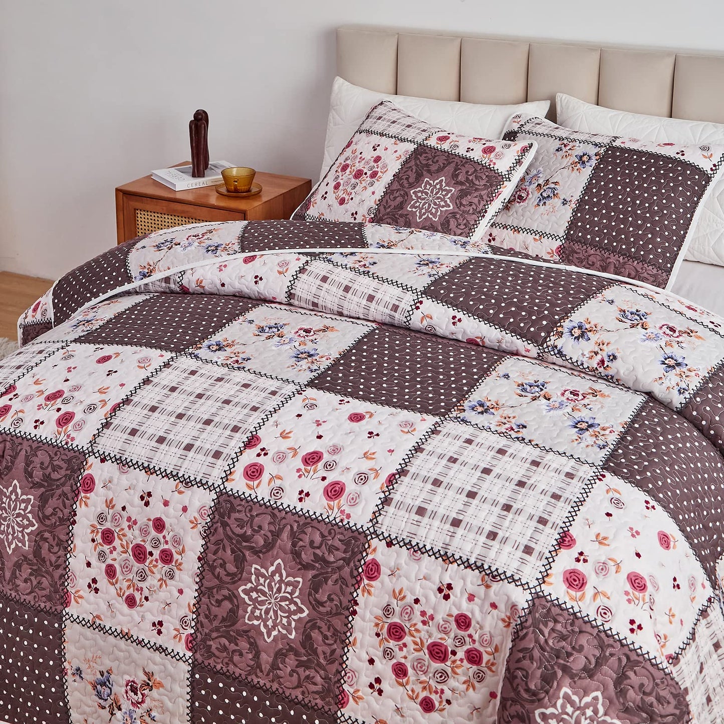 Patchwork Quilt Set Full/Queen Size, 3 Pieces Brown Floral Plaid Summer Bedspread Coverlet Set, Soft Microfiber Reversible Lightweight Bed Cover for All Season (90" x 90", 1 Quilt+ 2 Pillow Shams)