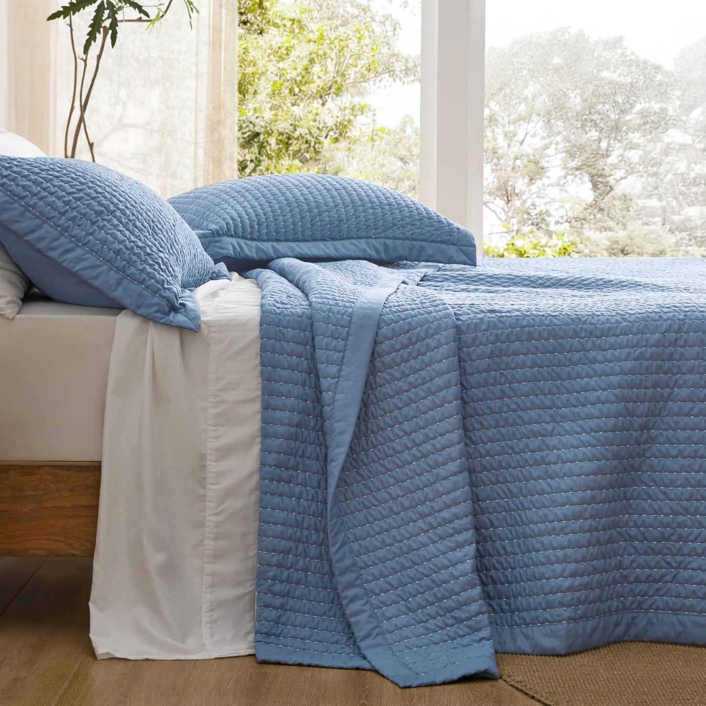 Bedsure Blue Quilts King Size - King Quilt Bedding Set Bedspread Coverlet, Lightweight Neutral Striped Bedding, 3-Piece Set with 106"x96" Coverlet & 2 Pillow Shams, All-Season Soft Microfiber