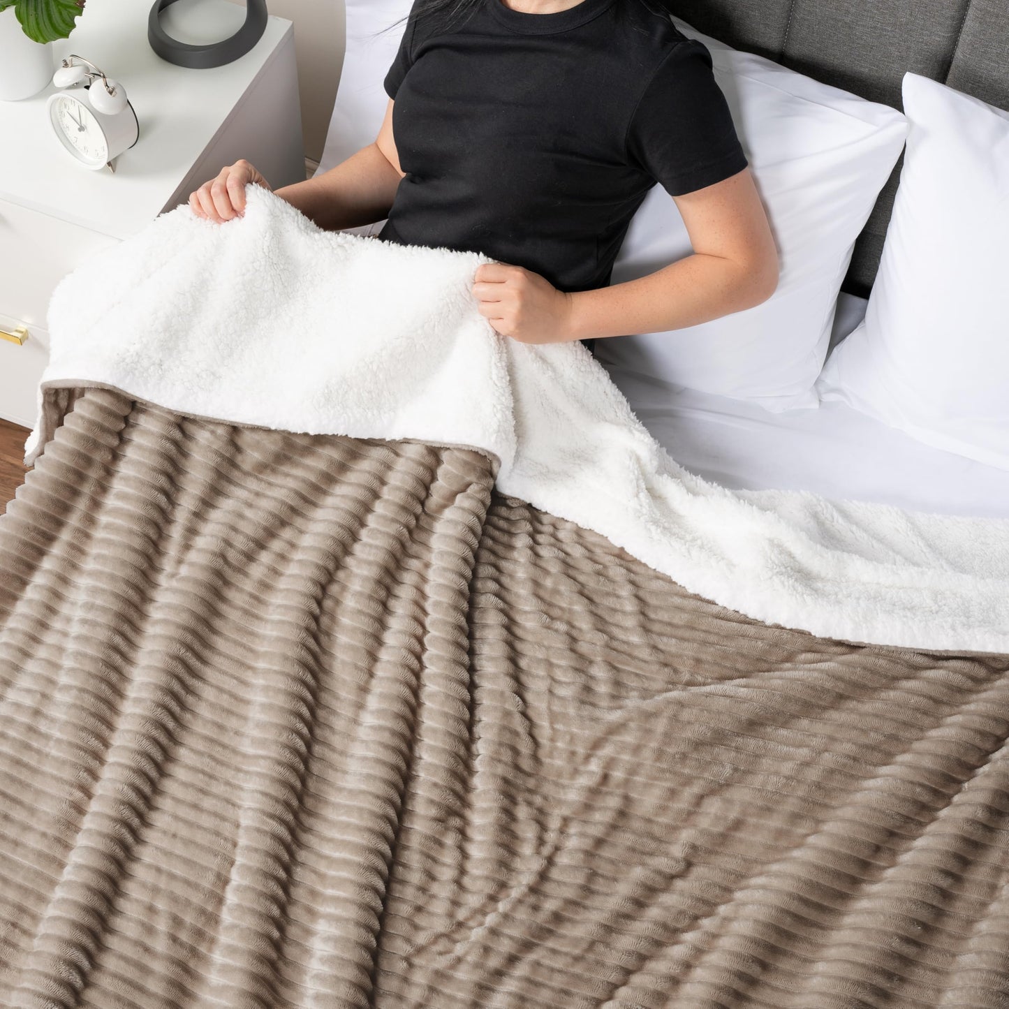 PAVILIA Tan Taupe Sherpa Fleece Throw Blanket for Couch Twin, Soft Plush Fuzzy Blankets, Fluffy Flannel Sherpa Blanket for Bed, Warm 3D Ribbed Winter Blanket Gift, 60x80 inches