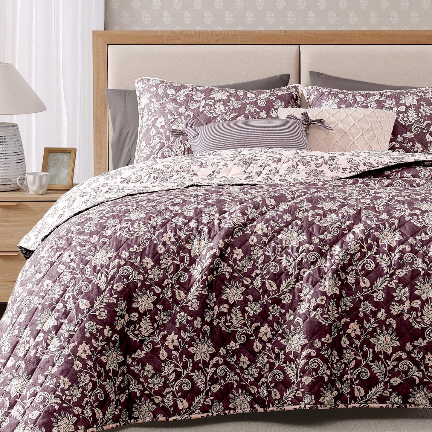 BLOOMHAVEN Quilt Set Queen Size, Italian Plum Floral Quilt Sets, Reversible Bedspread Lightweight and Breathable for All Seasons, Soft Quilted Bedspread with 2 Pillow Shams