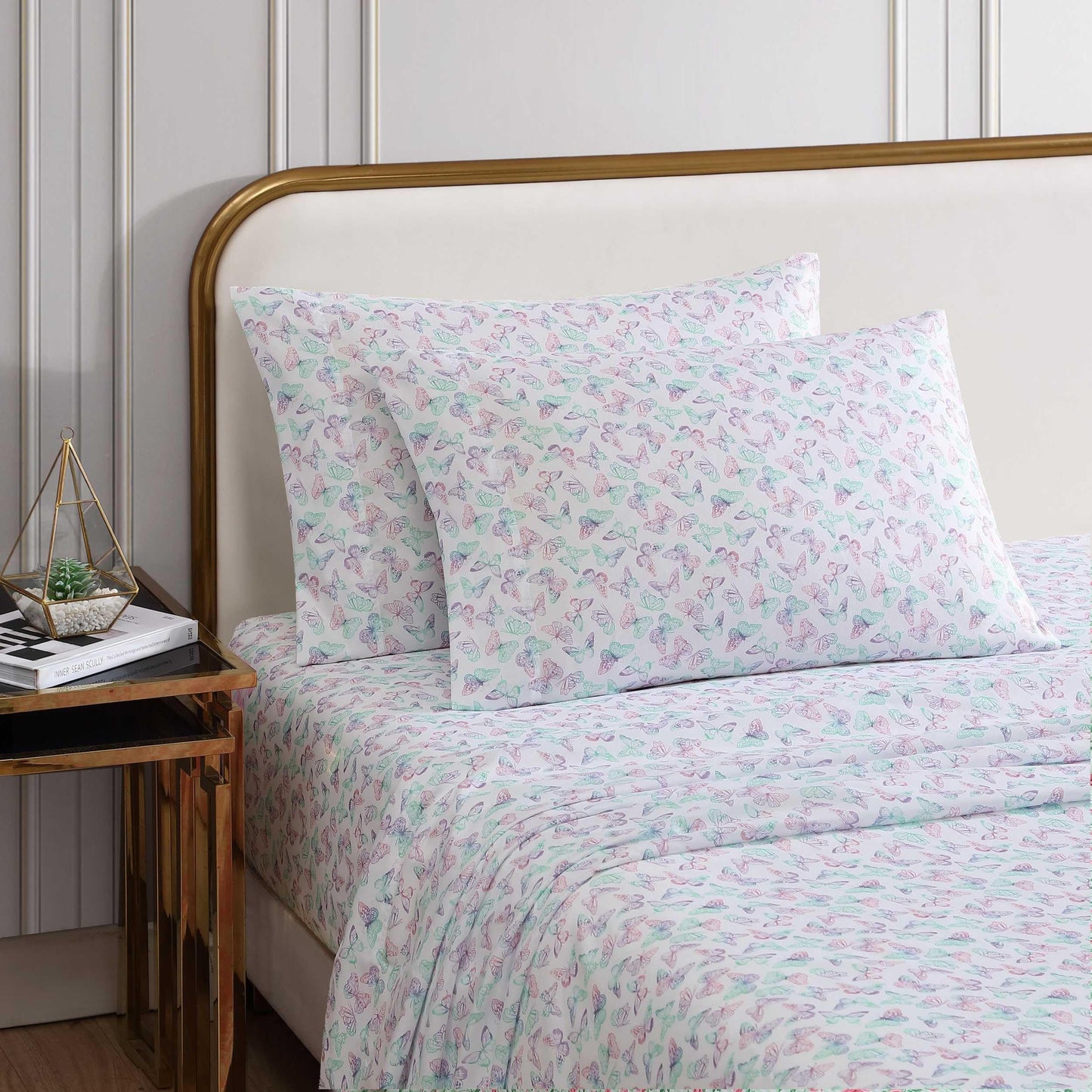 Betsey Johnson - Queen Bed Sheets, Fade & Wrinkle Resistant Bedding Set with Matching Sham(s), Soft & Lightweight Bedding Essentials (Butterfly Rainbow Purple, Queen)