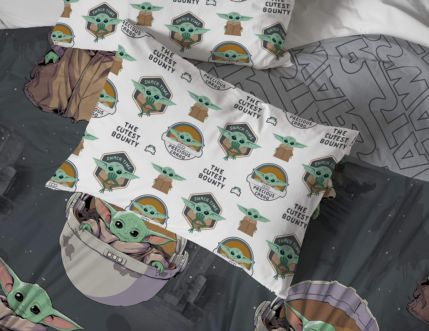Jay Franco Star Wars The Mandalorian The Child 5 Piece Full Bed Set - Includes Reversible Comforter & Sheet Set - Bedding Features Baby Yoda - Super Soft Fade Resistant Microfiber