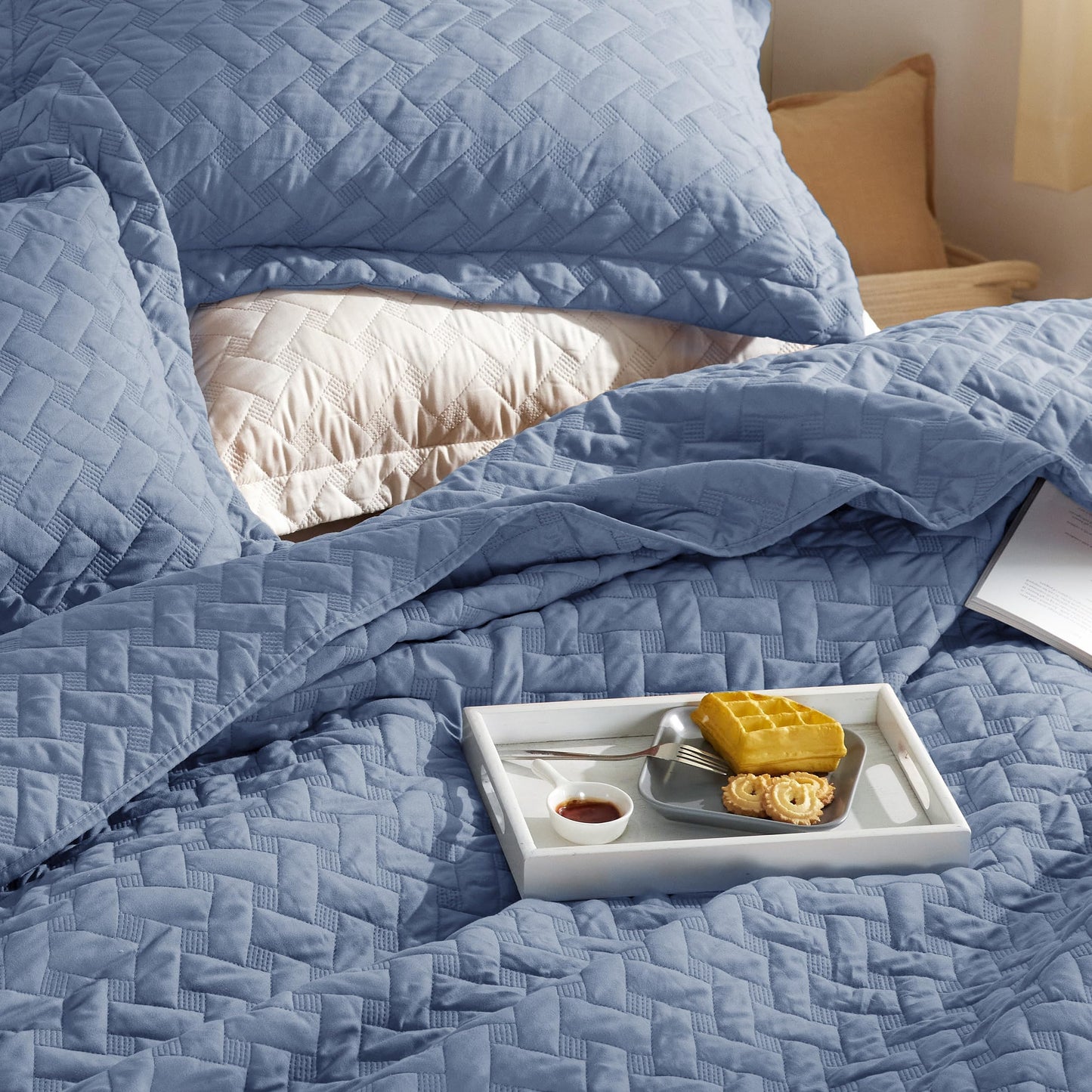 Bedsure Quilts King Size - Lightweight Bedspreads King Size with Basket Weave Pattern, Soft Quilt Bedding Set, Mineral Blue Comforter Set Coverlet for All Seasons with 2 Pillow Shams (106" x 96")
