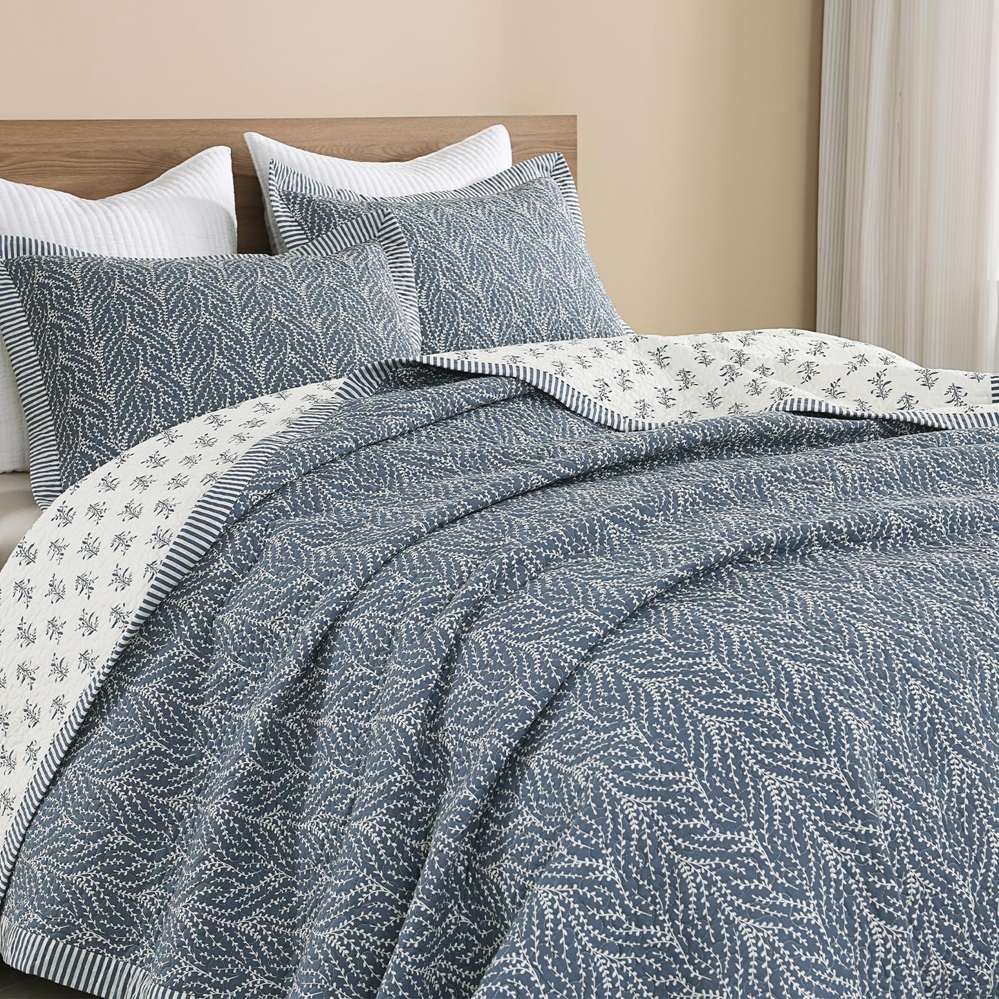 Finlonte Cotton Quilts Queen Size - 100% Cotton Queen Comforter Set, Botanical Quilt Bedding Set, Lightweight Reversible Soft Quilted Bedspread for Queen Bed, Grayish-Blue/White, All Season, 3 Pcs