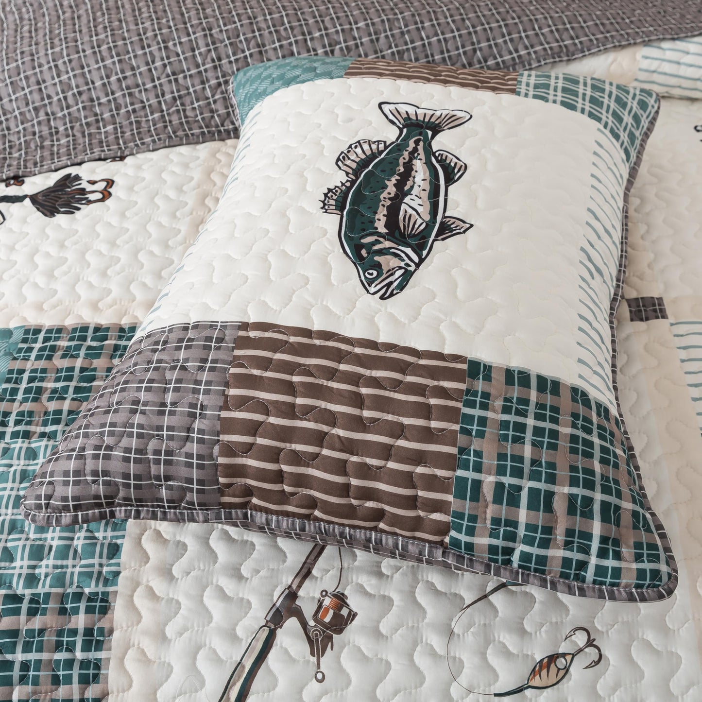 Soul & Lane Fishing Quilt Set – Queen and 2 Shams, Cozy Lake Bedding for Lodge or Cabin Themed Rooms, Rustic Bedspread with Fish Theme Design, Quilted Cabin Coverlet, Fisherman’s Tale