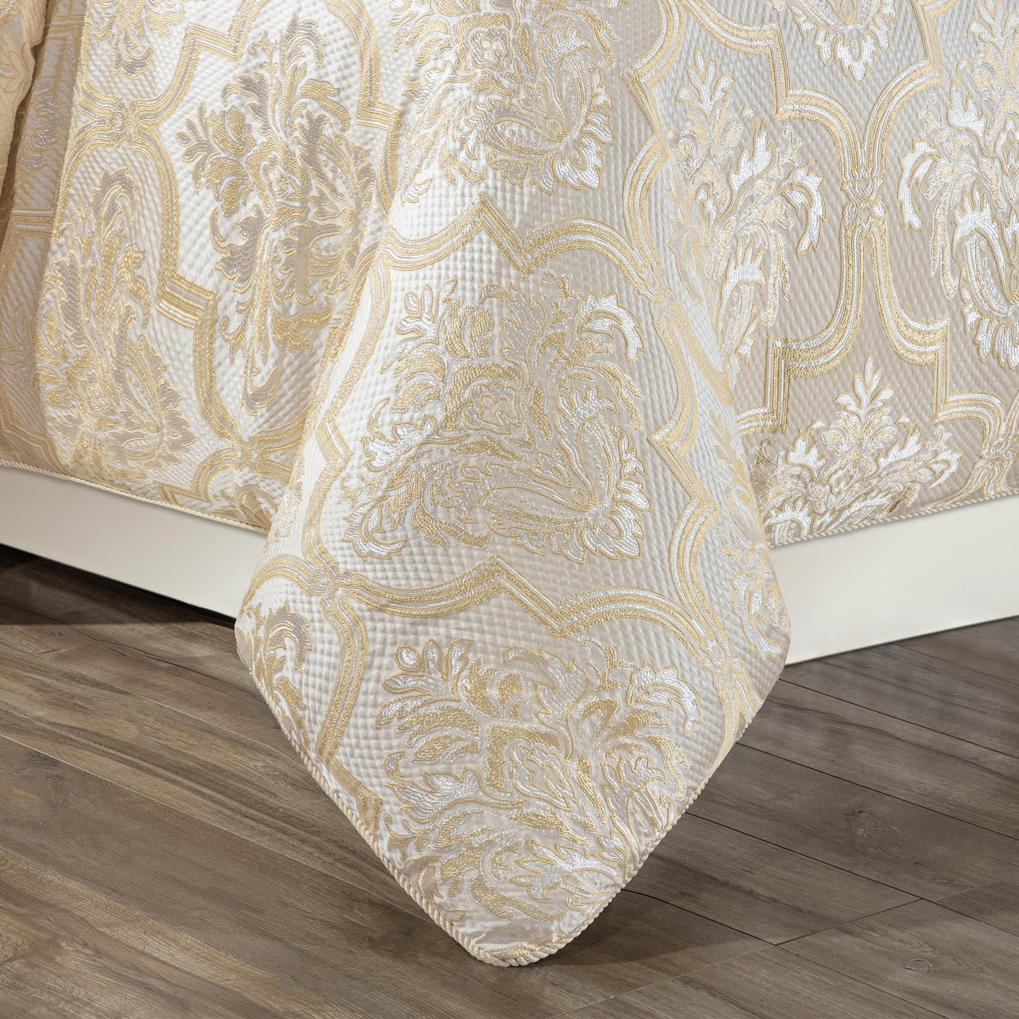 Loom and Mill 9-Piece Comforter Bed in a Bag, Elegant Damask Floral Comforter Sets King Size, All Season Jacquard Bedding Sets with Bed Skirt, Euro Shams and Decorative Pillows(Beige Gold, King)