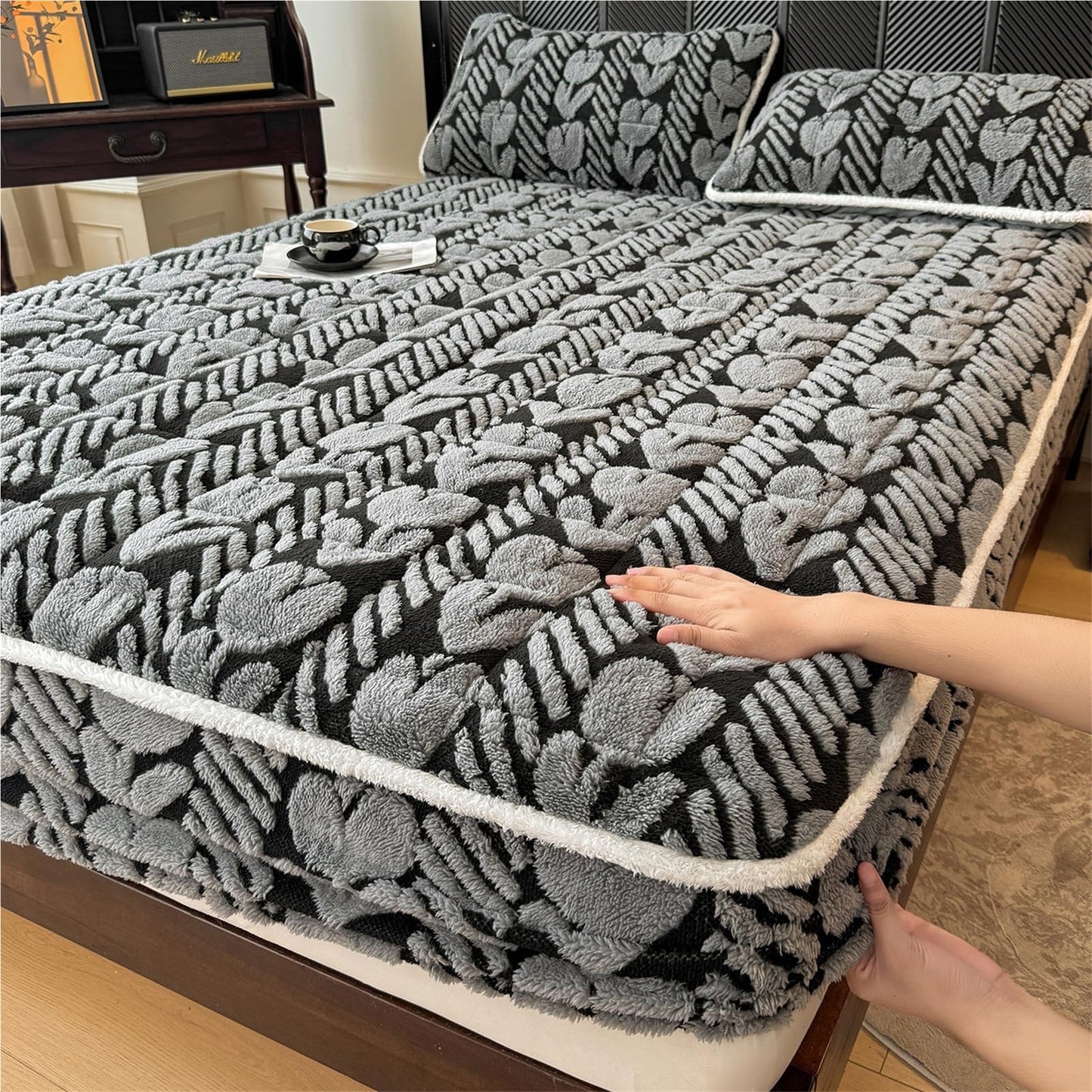 Elastic Bed Sheets, Plush Fluffy Velvet Fitted Sheet, Super Warm Winter Bottom Sheet with 11" Deep Pockets, Machine Washable and Non-Fade(A,2*Pillow Cover)