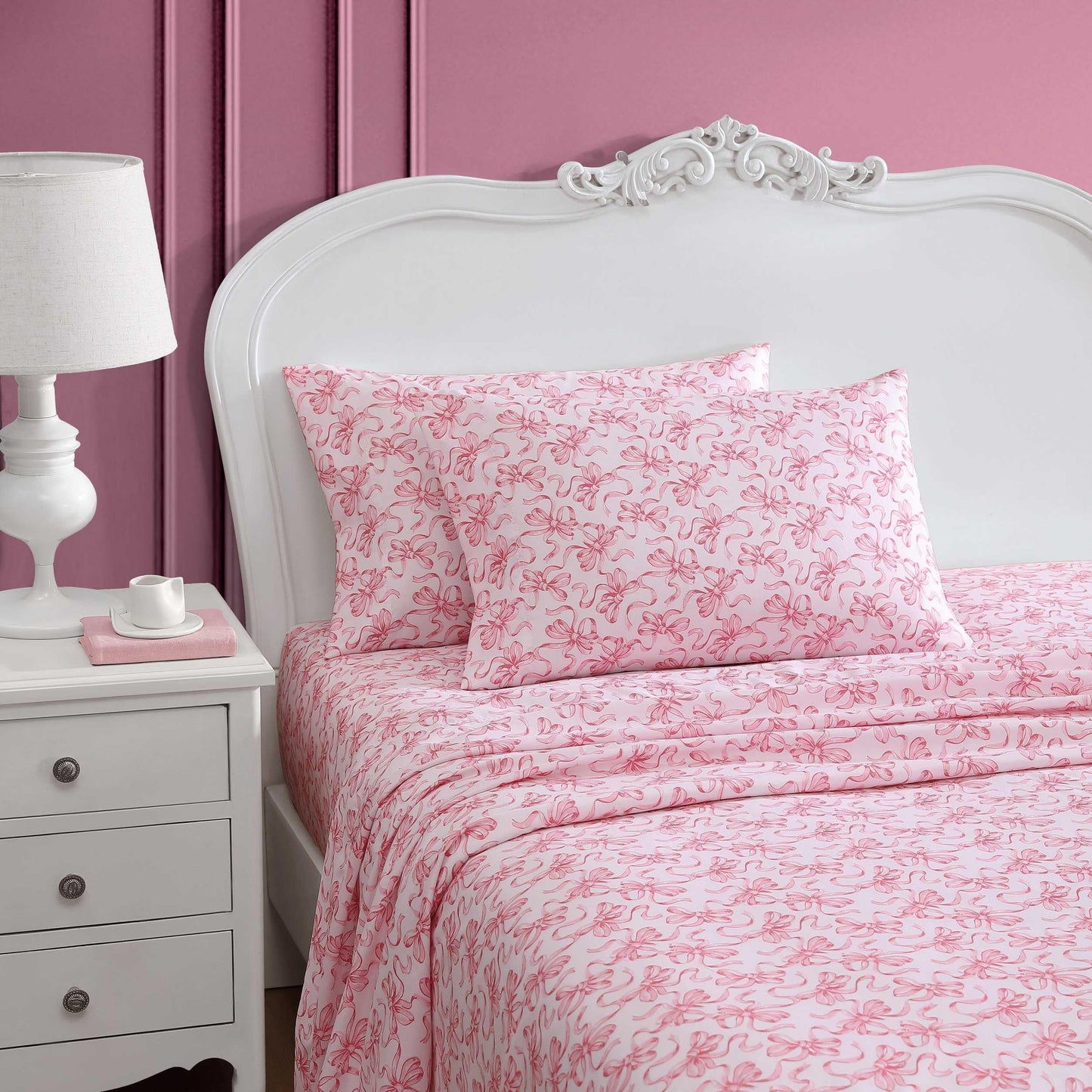 Betsey Johnson - Twin Sheet Set with Fitted Sheet & Pillowcase, Fade & Wrinkle-Free Bedding, Deep Pocket, Dorm Room Essentials, Ballet Bows Pink