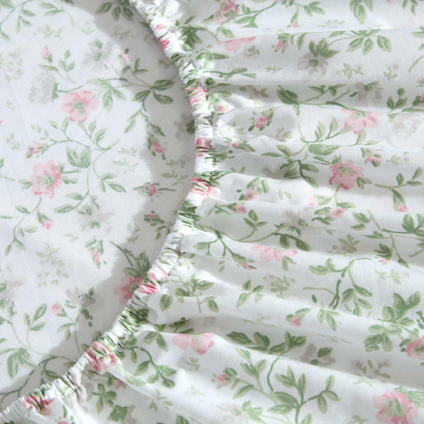 Laura Ashley – Twin Size Sheet Set, Crisp & Lightweight Cotton Percale Bedding with Fitted Sheet and Pillowcase, Floral Room Decor, Deep Pocket, College Dorm Room Essentials (Bonnie Pink)