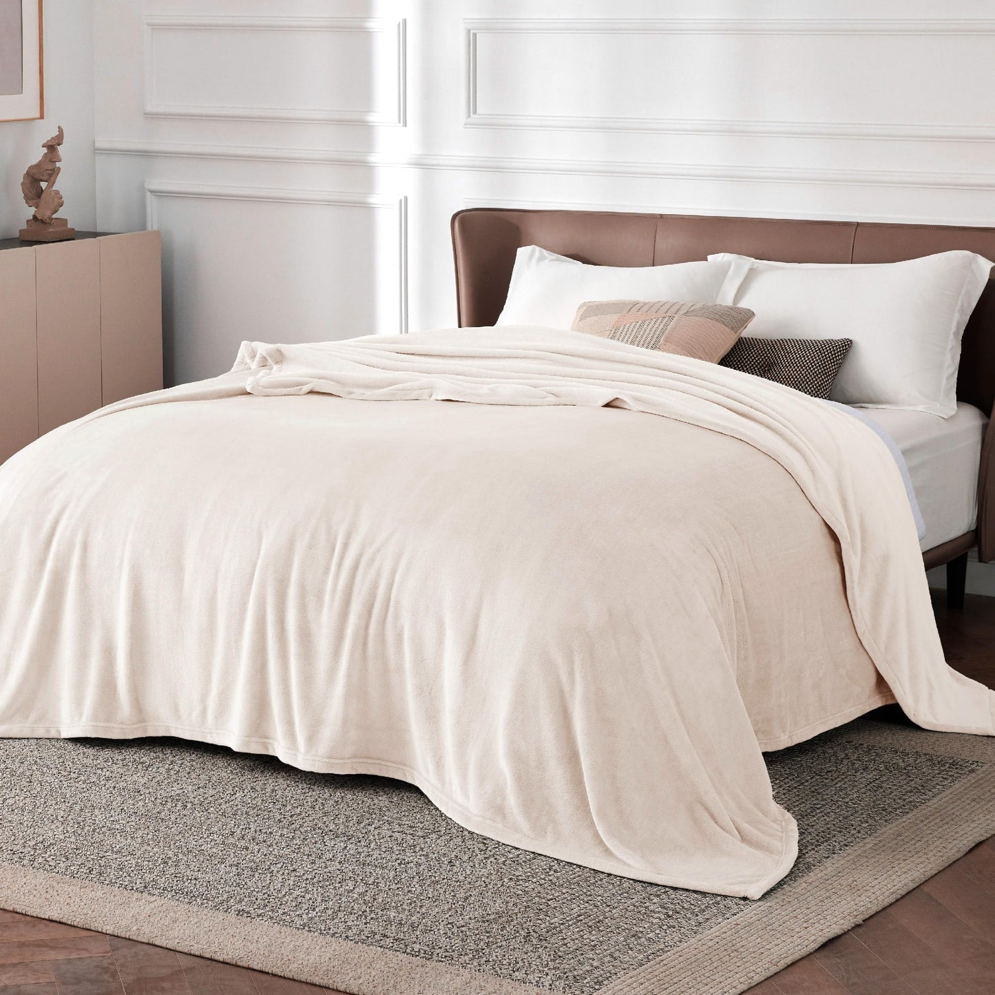Bedsure GentleSoft Fleece Blankets Queen Size Cream - Mothers Birthday Gifts for Women Bed Blanket Soft Lightweight Plush Fuzzy Cozy Luxury Microfiber, 90x90 inches