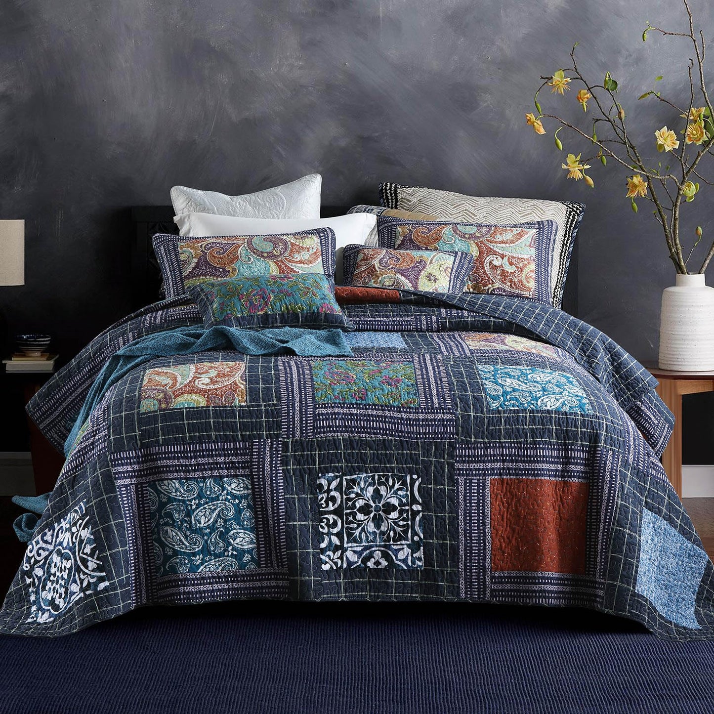 mixinni 100% Cotton Gorgeous Floral Quilt Set, King Size Quilted Bedding Set, Boho Reversible Navy Blue Patchwork Paisley Pattern Bedspread Coverlet Set with 2 Pillow Shams for All Seasons (106"x98")
