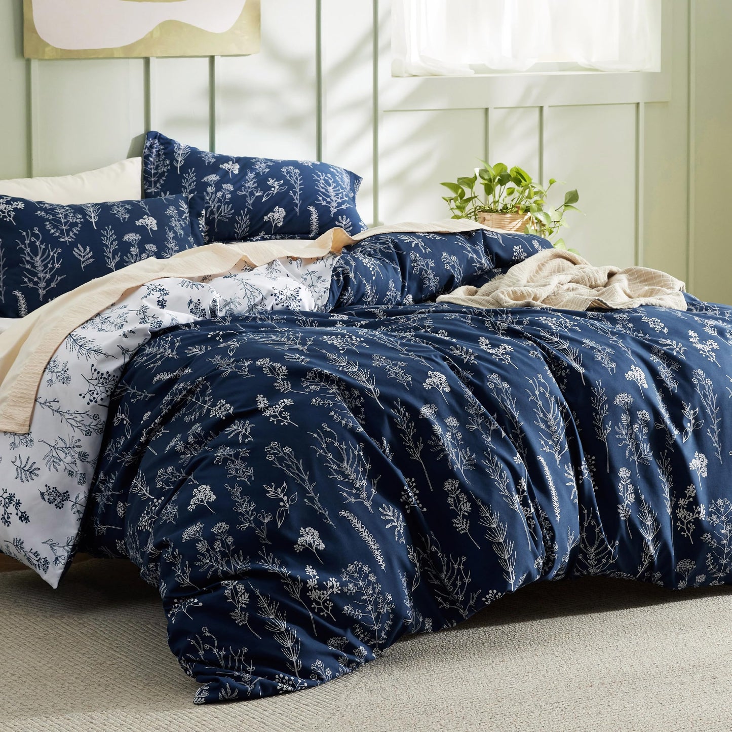 Bedsure Duvet Cover King Size - Reversible Navy Blue King Duvet Cover Set with Zipper Closure, 3 Pieces Floral Patterned Bedding Set with 8 Corner Ties and 2 Pillow Shams