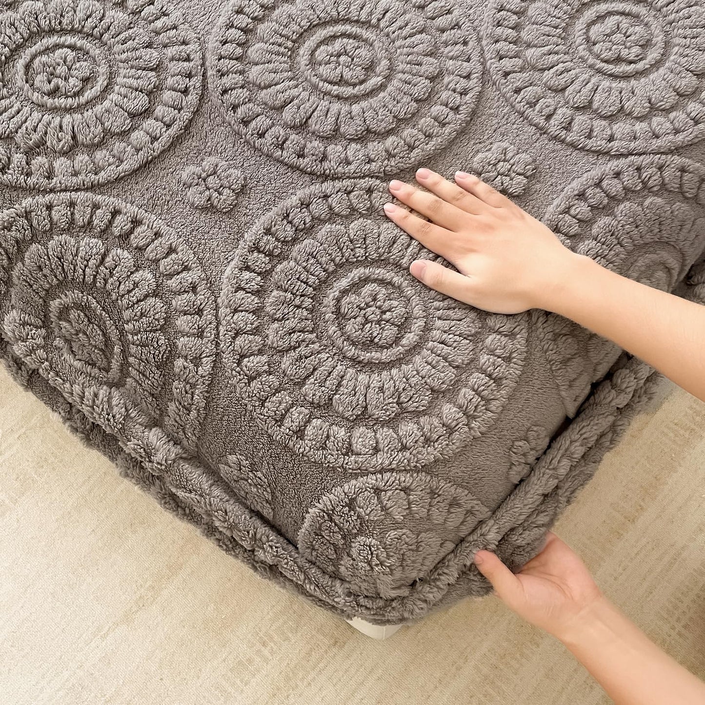 LweiPsqLin Full Fitted Sheet Only - Deep Pocket Fluffy Velvet Fitted Bed Sheet - Ultra Soft, Wrinkle & Fade Resistant, Boho Floral Ash Gray Bedding