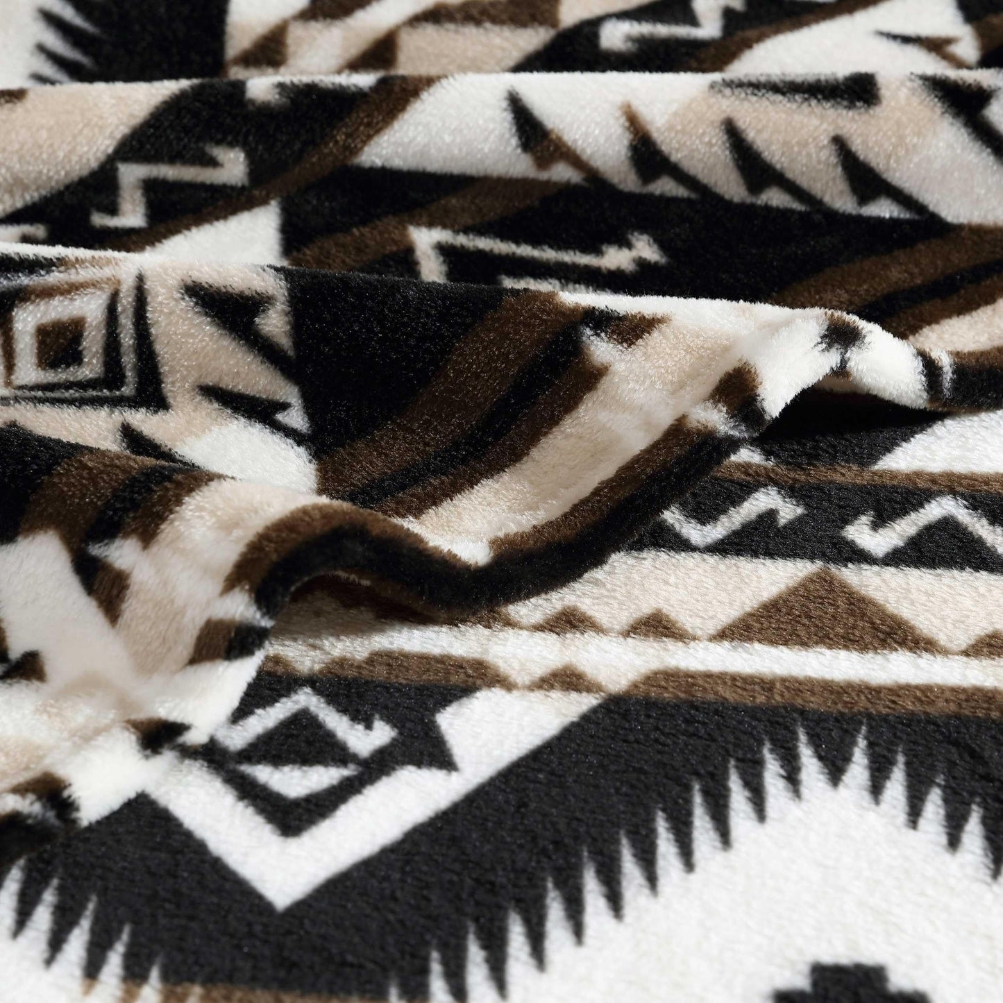 Wrangler - Sherpa Throw Blanket for Couch 50x60, Ultra Soft Plush Fleece Blanket, Americana Decor, Lightweight Warm Cozy Throw, Perfect for Sofa, Bed, Living Room (Jesse Brown)