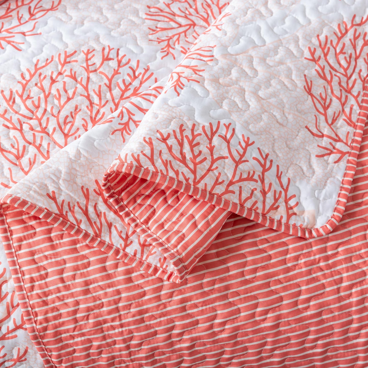 Soul & Lane Coastal Quilt Set - King and 2 Shams, Quilted Coastal Bedspread with Beach Theme, Ocean Bedding Set, Summer Nautical Quilt, Beachy Comforter with Tropical Motif, Sea of Coral