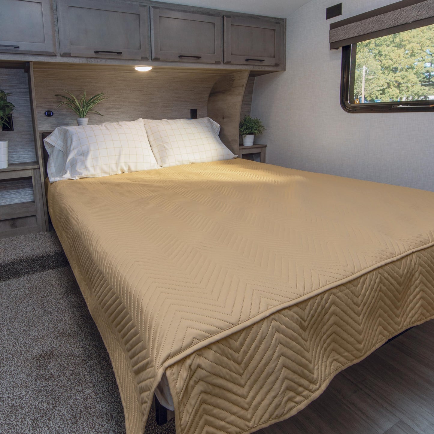 Lippert Easy Zzzs™ RV Bedding Set - Short Queen, Tan Brown