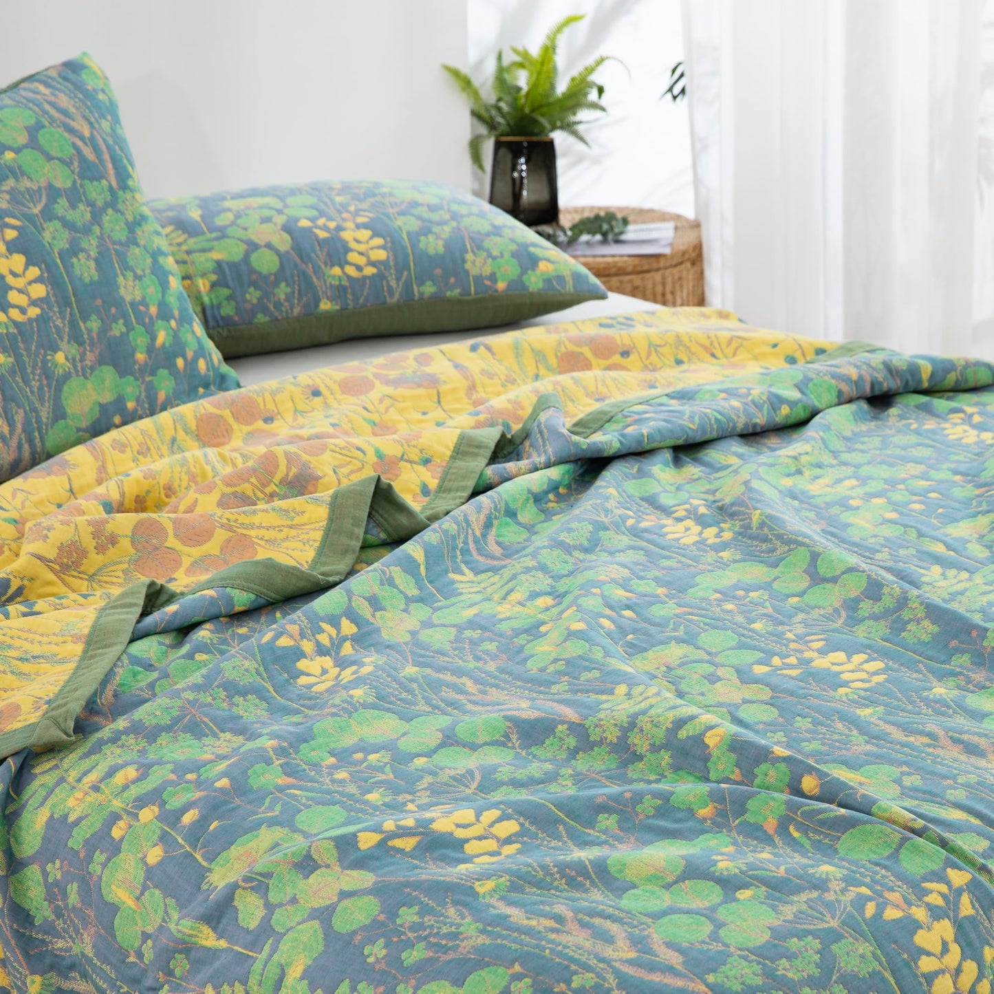 Purefair 100% Cotton Muslin Botanical Blanket Jacquard Floral Plants Pattern Quilt, Soft Bed Cover Lightweight Breathable Gauzy Reversible Bedspread Coverlet Bedding King(98"x94"), No Pillow Sham