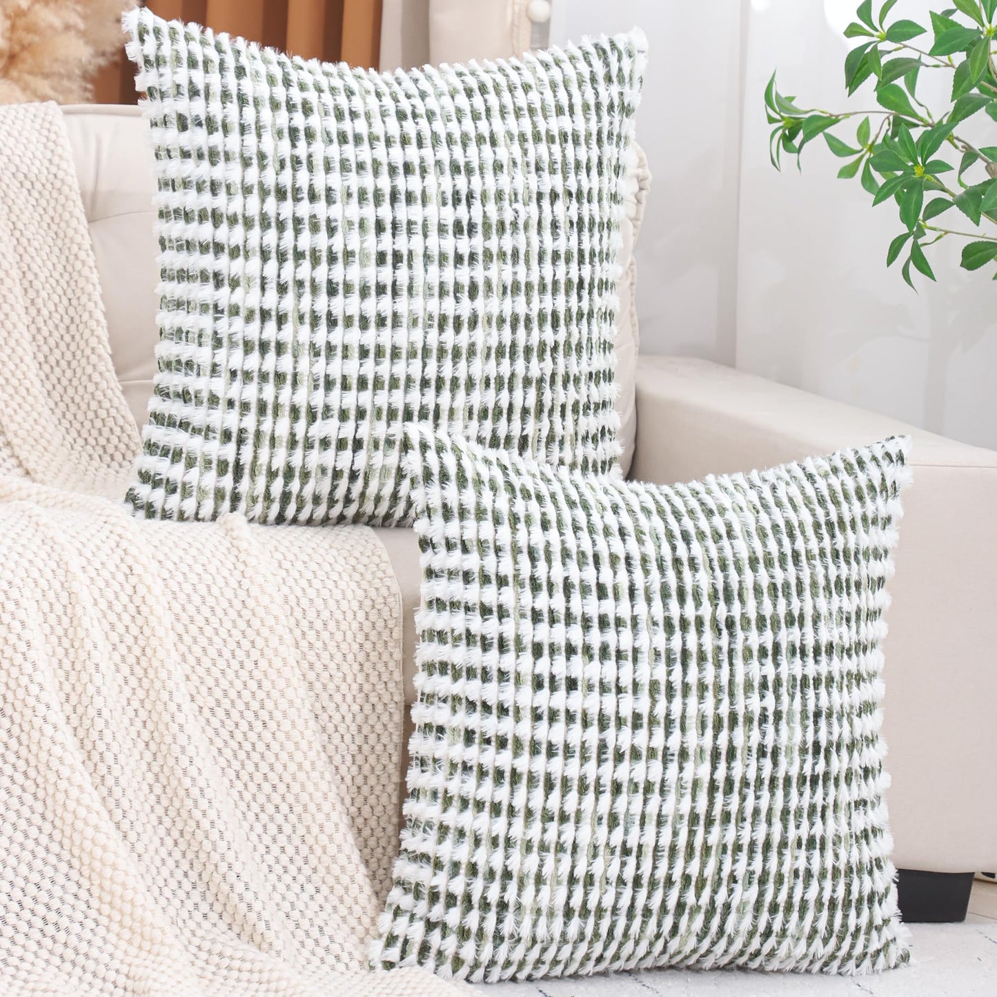 LUOYEHK Boho Throw Pillow Covers 22x22 Inch Set of 2 Chenille Tufted Pillowcase Farmhouse Neutral Cushion Covers for Couch Sofa Bed Living Room, Green White