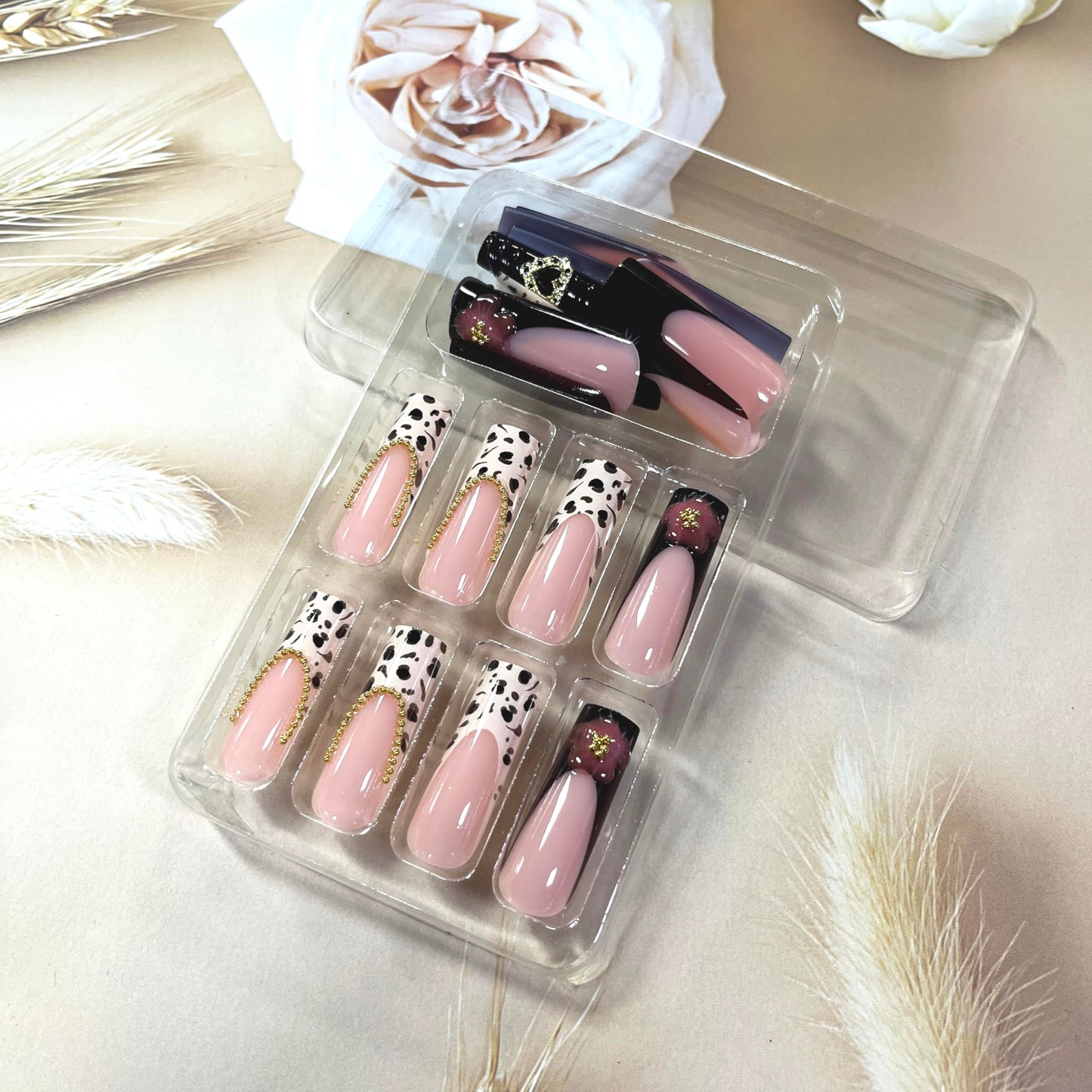 MERVF Press on Nails Long Square Fall, Brown French Tip Fake Nails 3D Flower Heart Glue ons Leopard Acrylic Nail Luxury Gold Charms Design Glossy 24pcs