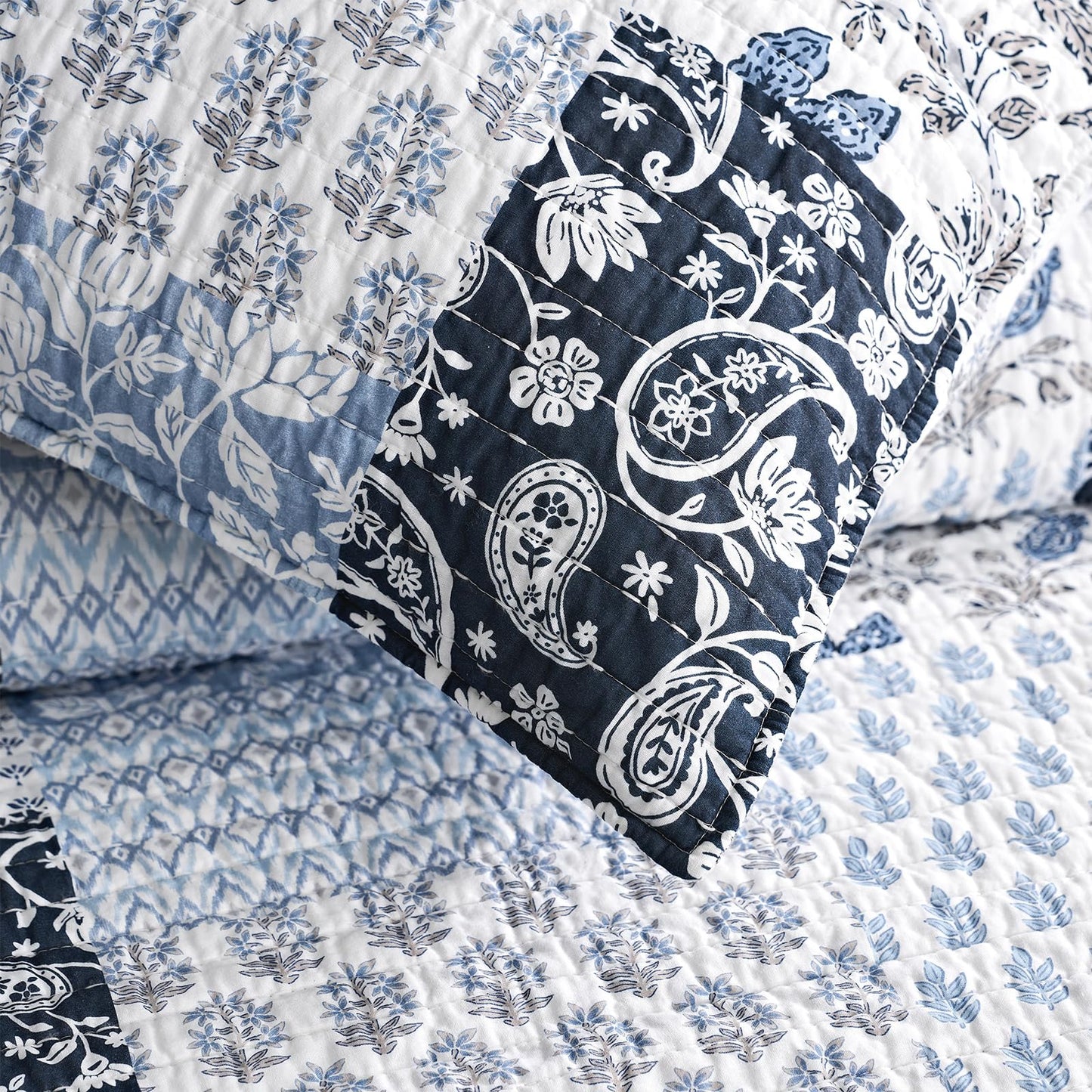 EverGrace Cotton Quilt Set King Size,100% Cotton Reversible Lightweight Bedspread Coverlet, Printed Patchwork Farmhouse Bedding, Traditional Block Print Quilt with 2 Pillow Shams,Coastal Blue 110"×92"
