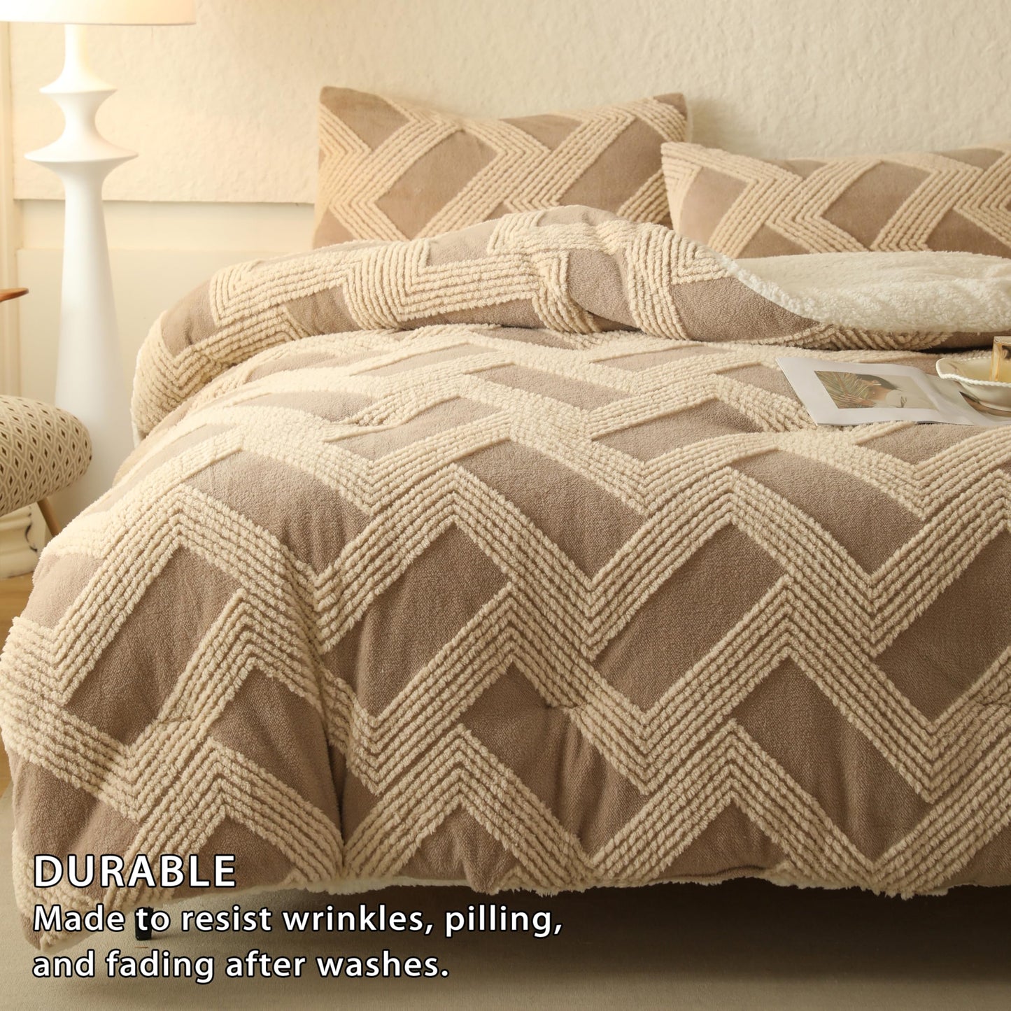 tohrisa Tufted Boho Comforter Set King - Beige Fluffy Sherpa Bedding Set, Soft Fuzzy Jacquard Quilt Set, 3 Pieces Cozy Bed Set Warm Comforter for Winter(104"X90")